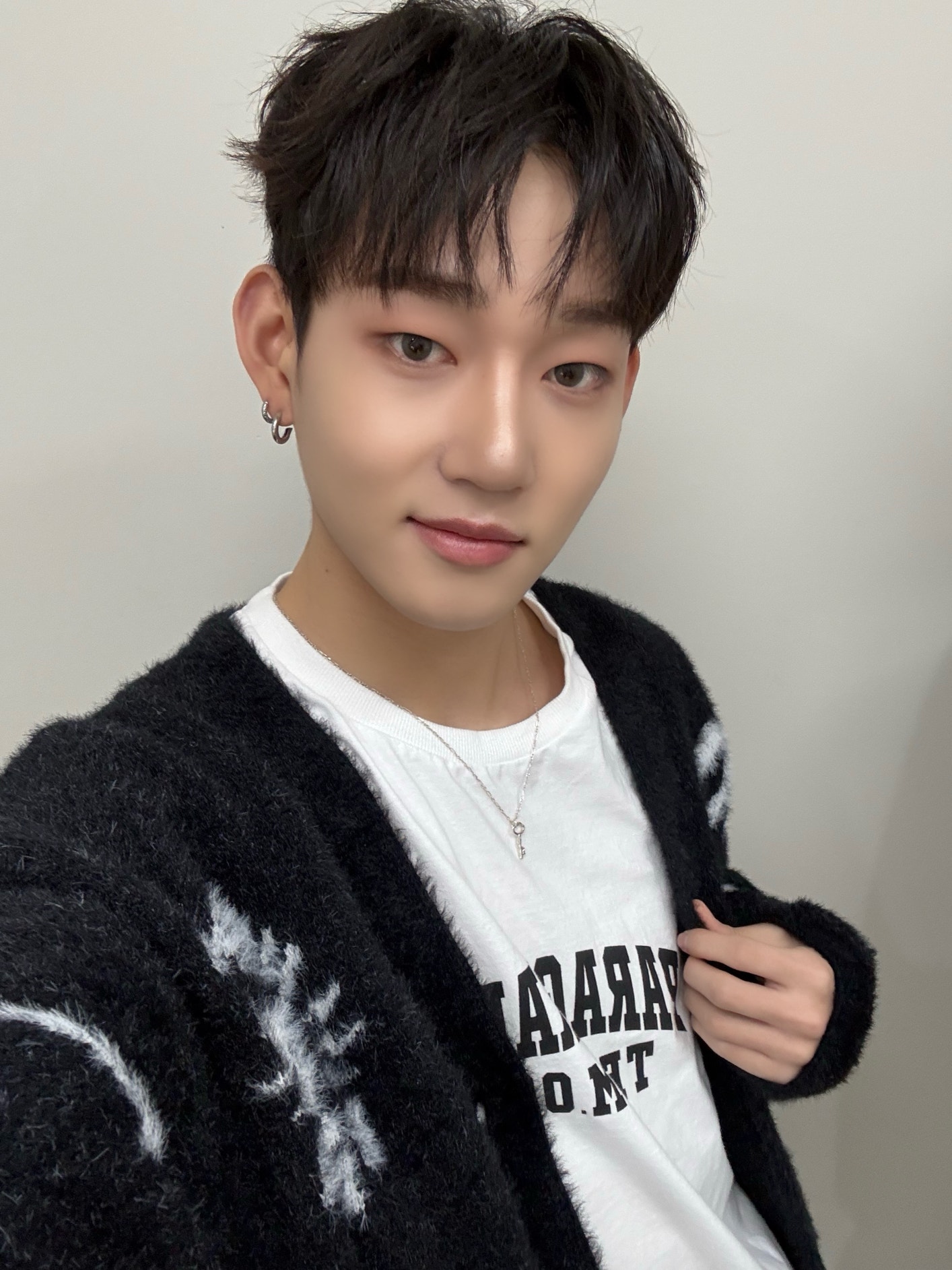 DXMON Community Post - Have a nice day💜 - MINJAE