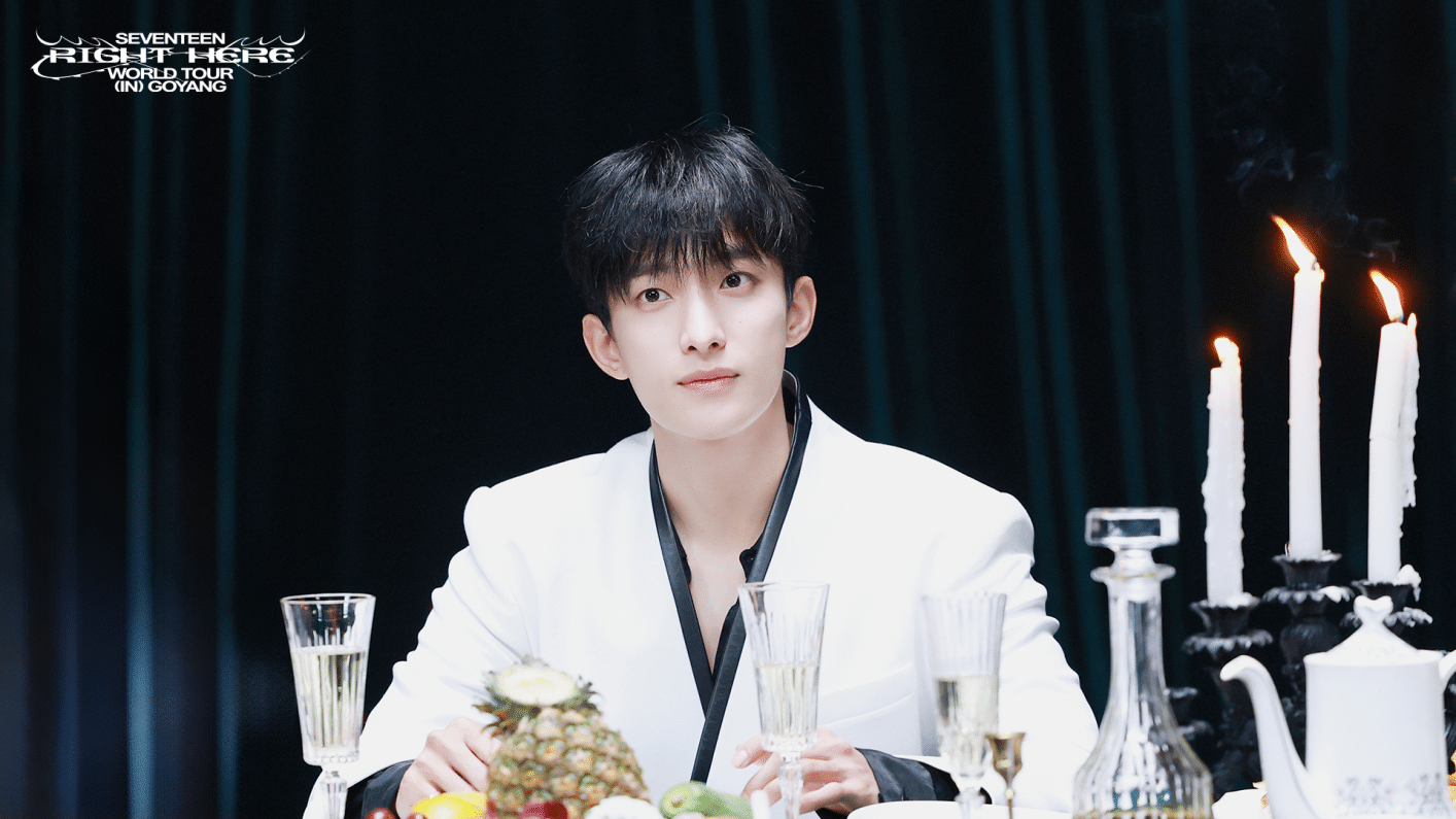 Multimedia de SEVENTEEN de Weverse - SEVENTEEN WORLD TOUR [RIGHT