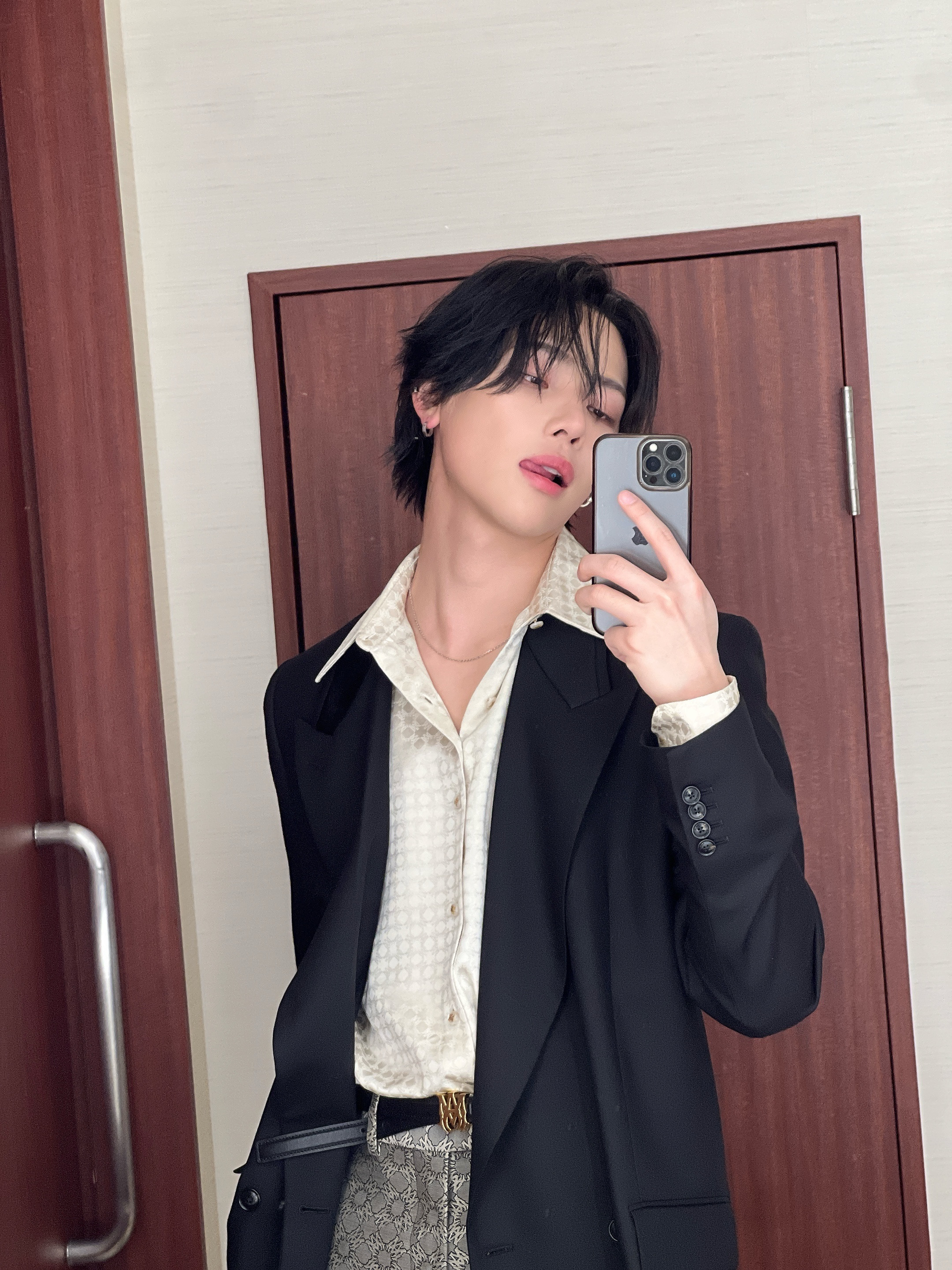 andTEAM ニコラス weverse ホロ we 240420 NICHOLAS Weverse Live (ft EJ & JO) : r/AndTeam