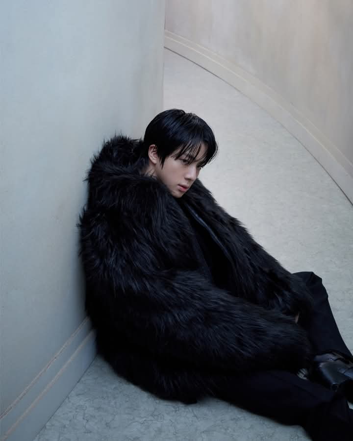 BTS jin ジン ロンT ブラック XL サイズ BTS Community Post - 💝✨진 (Jin) 'Echo' Concept Photo Ⅲ