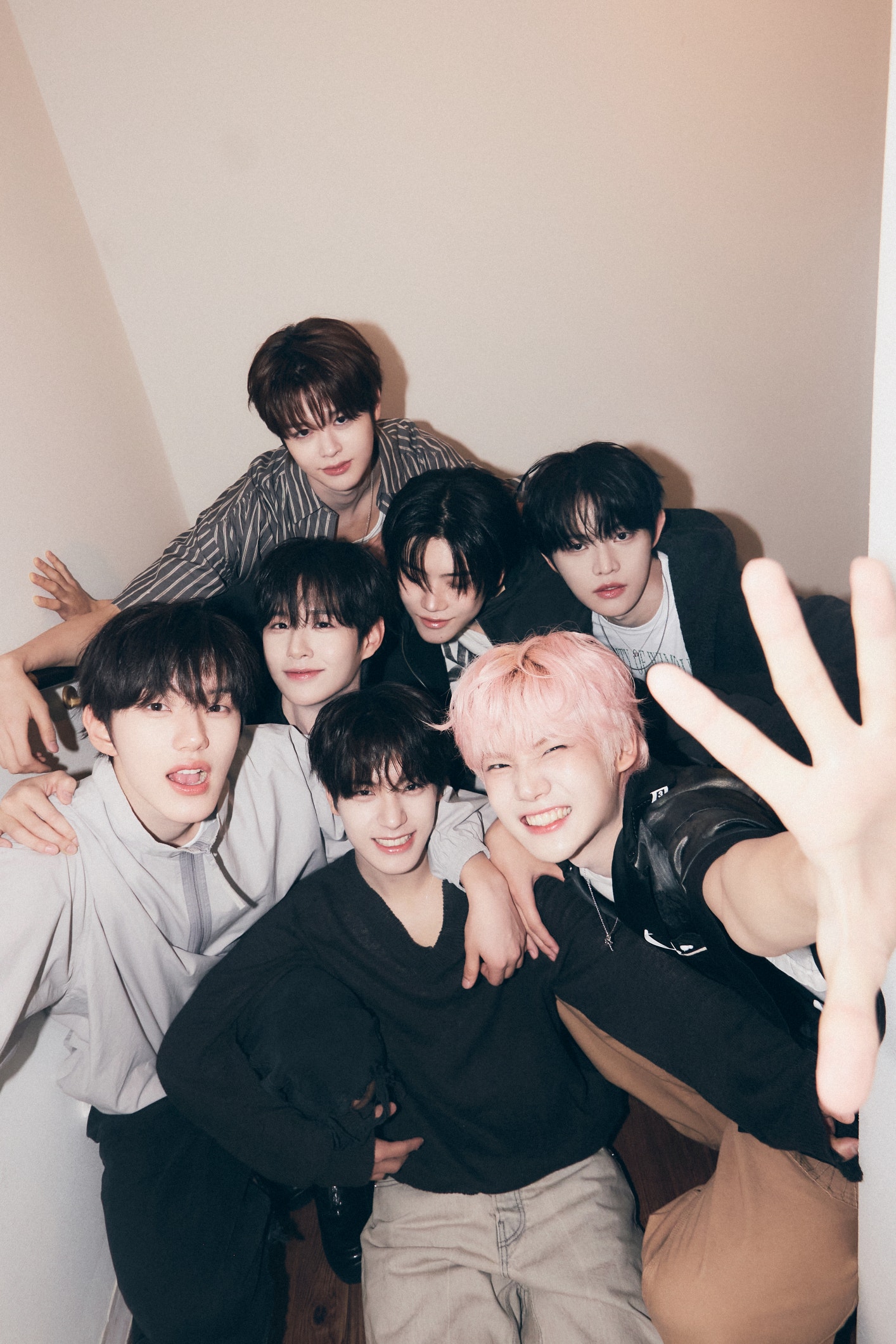 WeverseCLOSE YOUR EYES圖片 - CLOSE YOUR EYES OFFICIAL FANCLUB