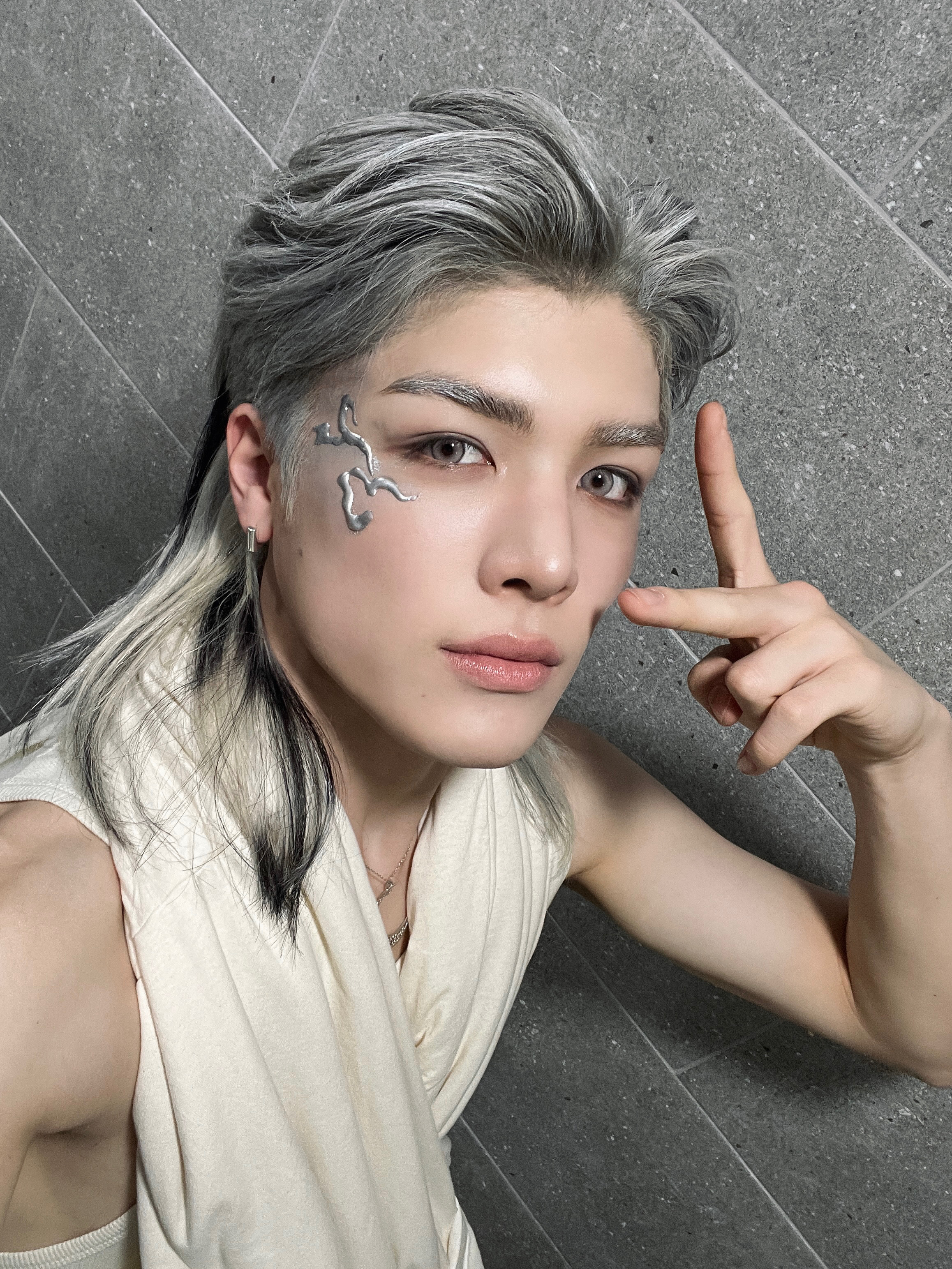 &TEAMコミュニティの投稿 - MVで好きな部分教えて〜🤔🤔 - MAKI