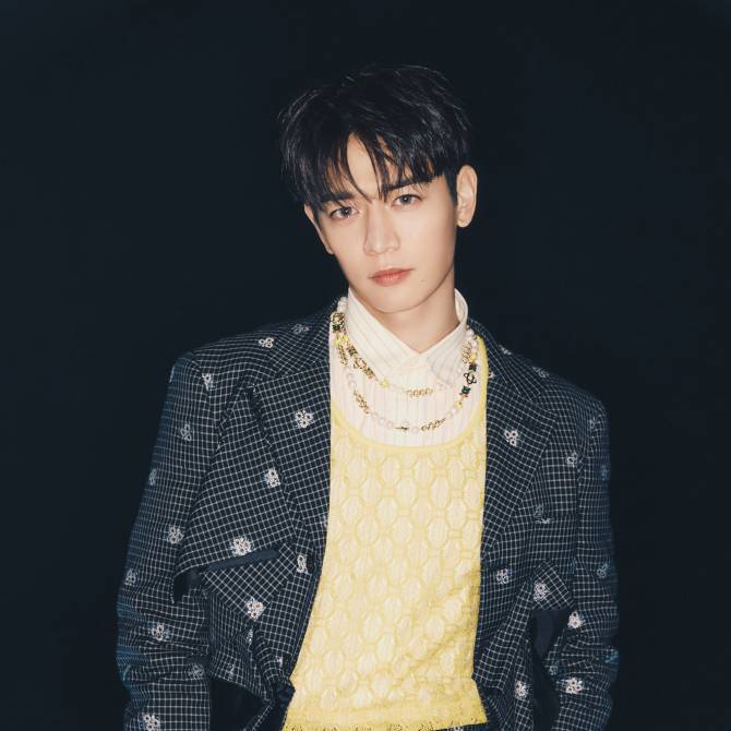 SHINee MINHO的最新個人簡介圖片