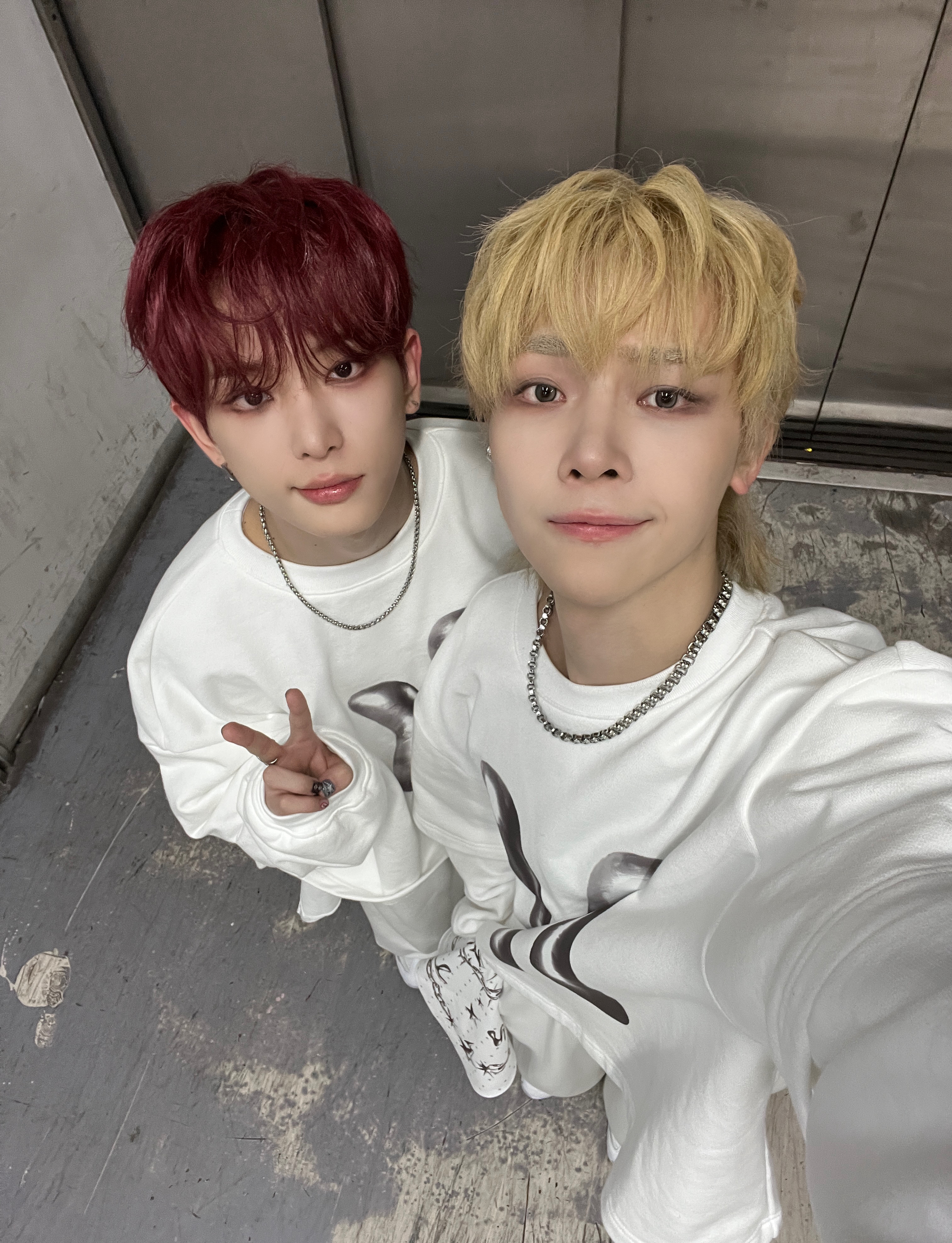 m⭐︎&TEAM kpopnara ラキドロ 雪明かり ニコラス Qoo10] &TEAM KPOP