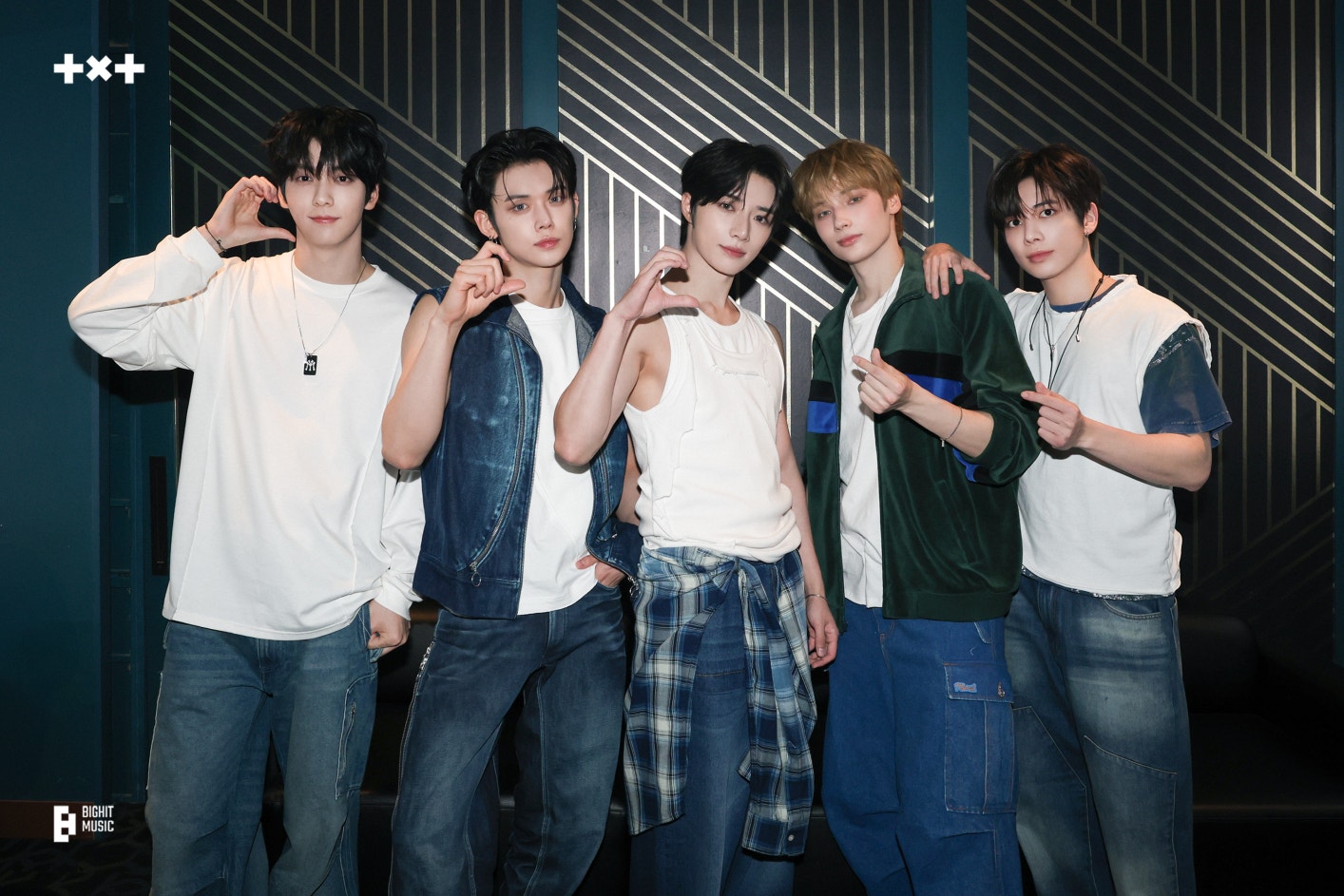 Weverse Con Festival TXT ユニフォームのみ Weverse Con Festival TXT ユニフォームのみ - メルカリ
