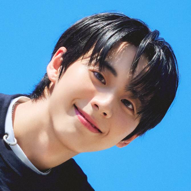 AHOF JEONGWOO 的最新個人簡介圖片
