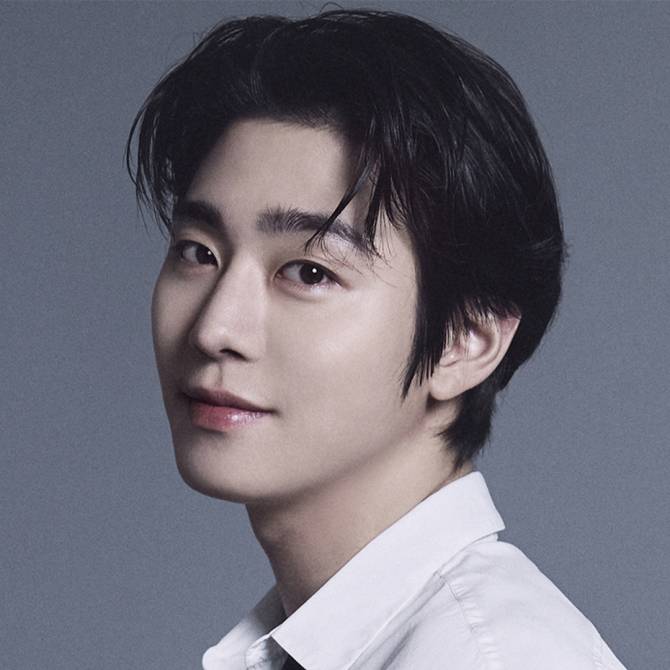 AHN HYO SEOP 안효섭 최신 프로필 이미지