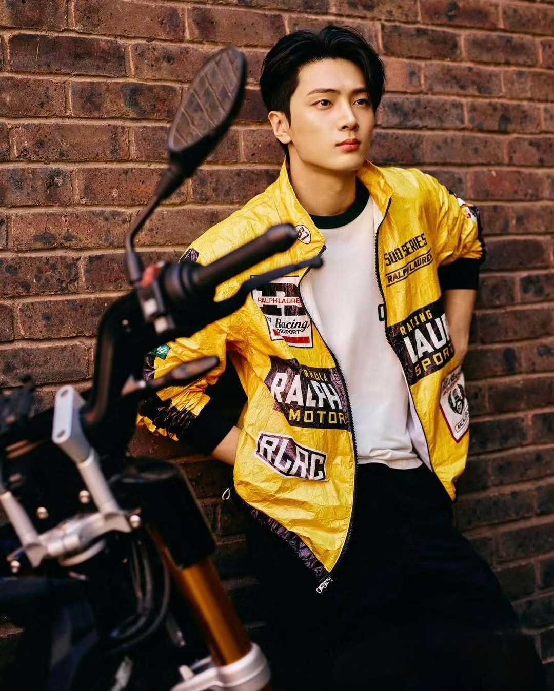 ENHYPEN Community Post - Cool boy, what are you doing?^•͈༝•^ฅ