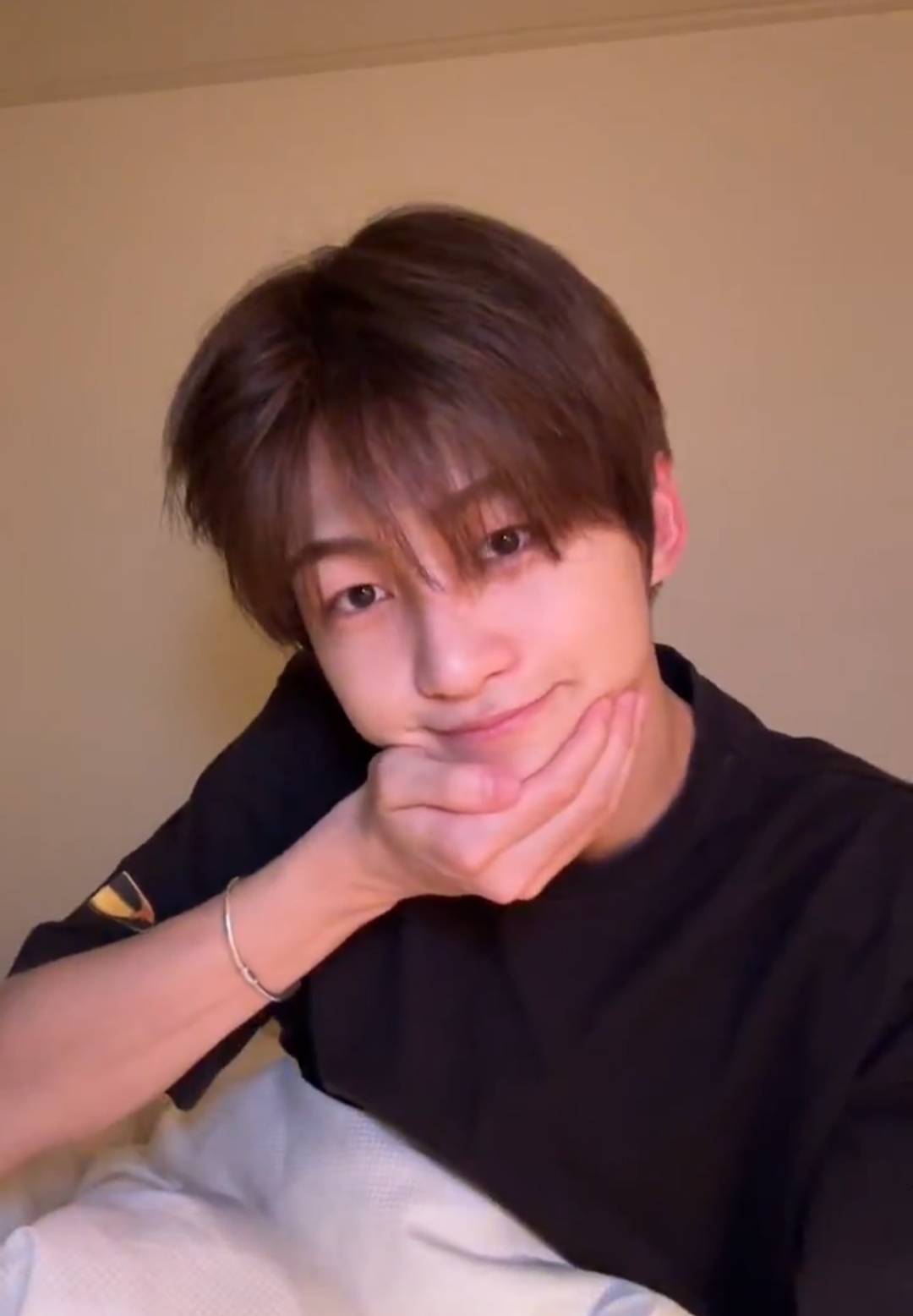 TWS Community Post - Jihoon you're so cute, 🥺