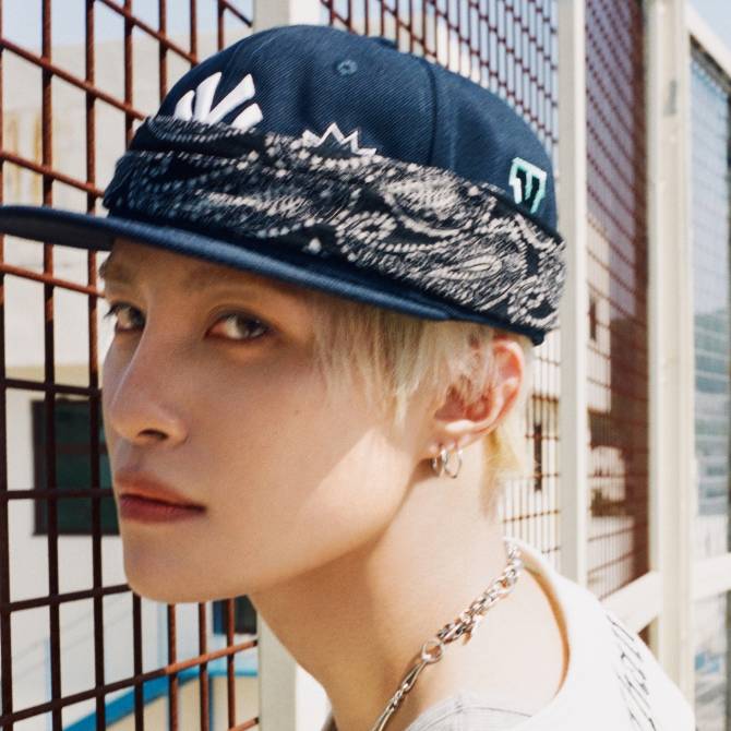 Most recent profile image for WayV YANGYANG
