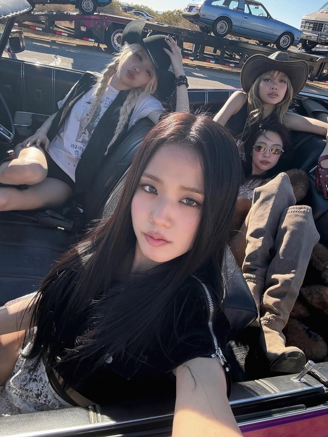 BLACKPINKコミュニティの投稿 - Happy 9 years with Blackpink