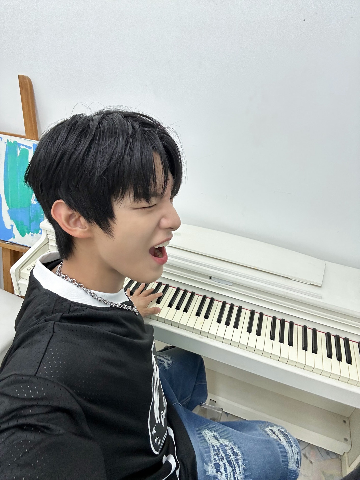 Steven Aug AHOF Community Post - 저는 피아노를 잘 치고 싶습니다🎶 #AHOF #아홉 #STEVEN #스티븐 - STEVEN