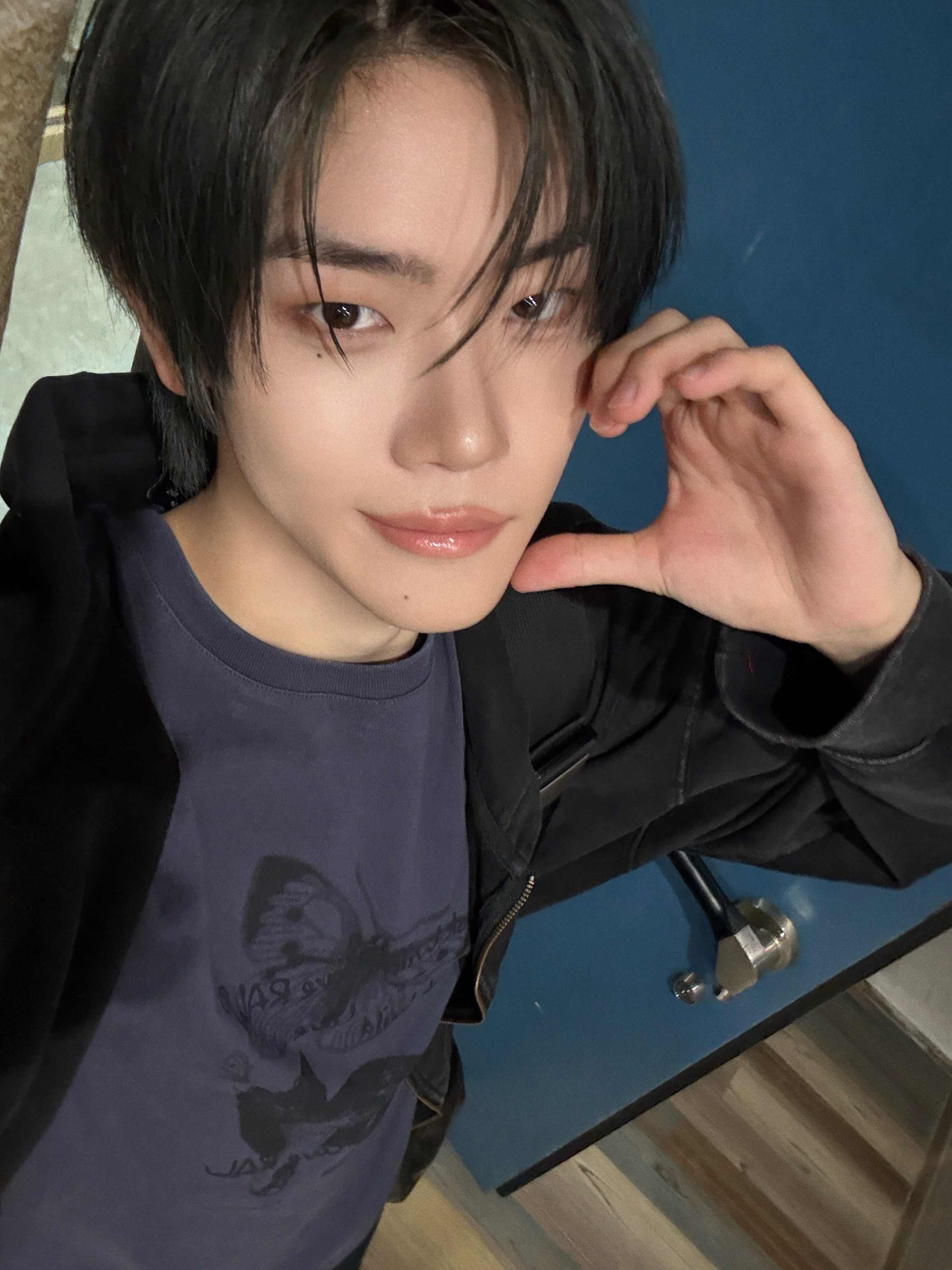 CLOSE YOUR EYESコミュニティの投稿 - 🫰🏻🫶🏻❤ - JANG YEOJUN