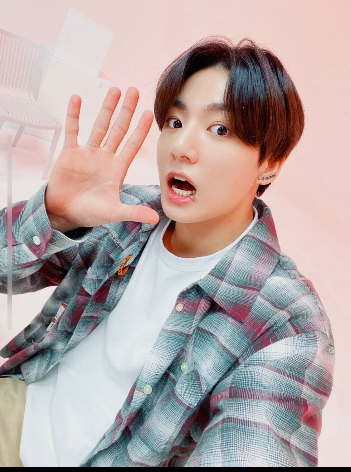 BTS Community Post - グク🐰🩵おはようございます まだ皆さん寝てますよね💤💤💤 armyさん達 🩵おはようございます 昨日 ...
