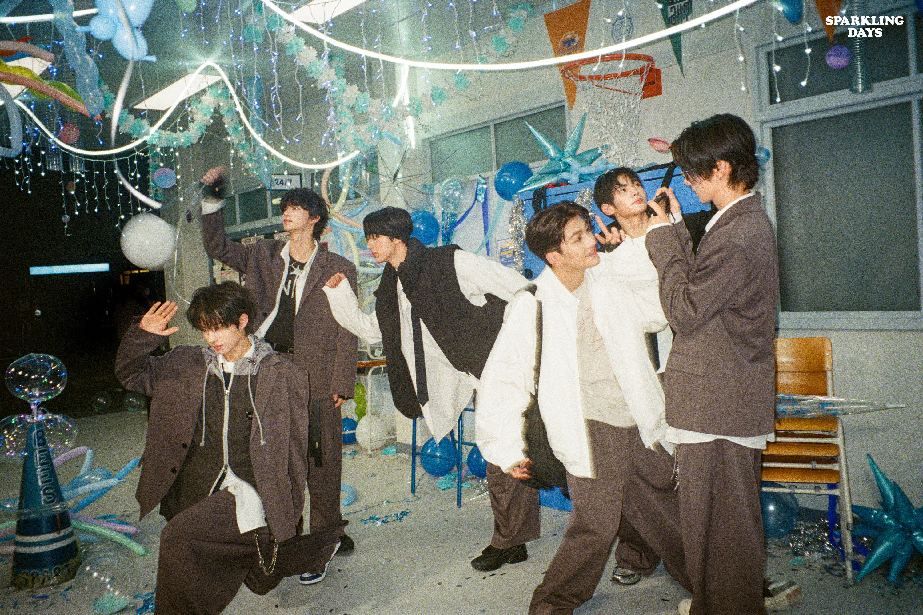 Weverse TWS Image - [2025 Sparkling Days] Funny! TWS! 💫