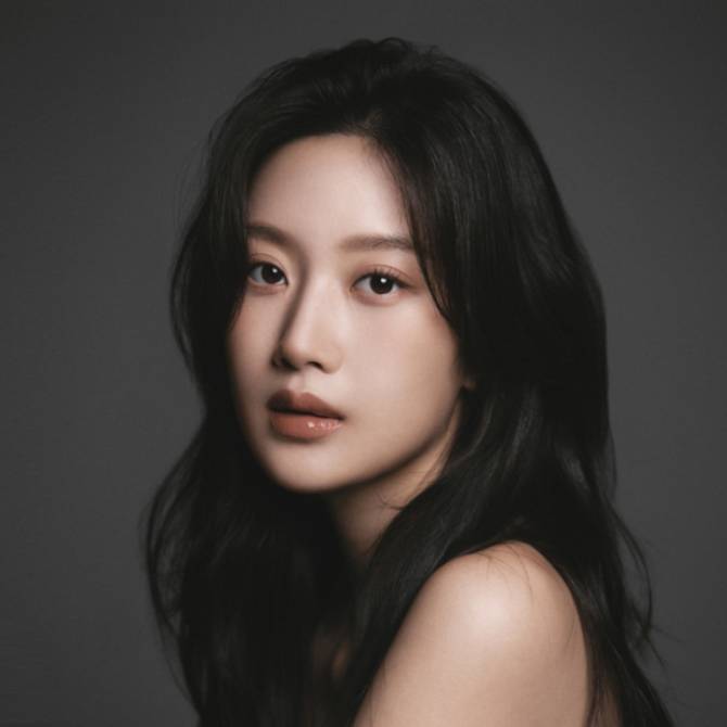 Most recent profile image for MUN KA YOUNG MUN KA YOUNG