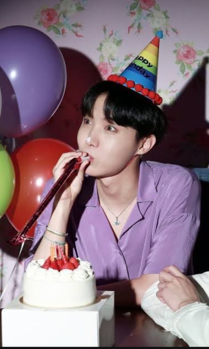 当社の BTS Community Post - happy birthday J-hope K-POP・アジア