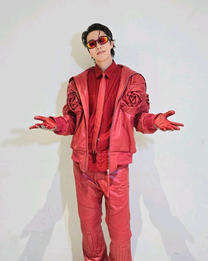 BTS Community Post - D-3 Jhopeeeeeeeeeee 🔥💜