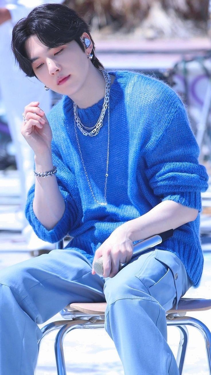 BTSコミュニティの投稿 - To_Min PD Sending you the warmest birthday