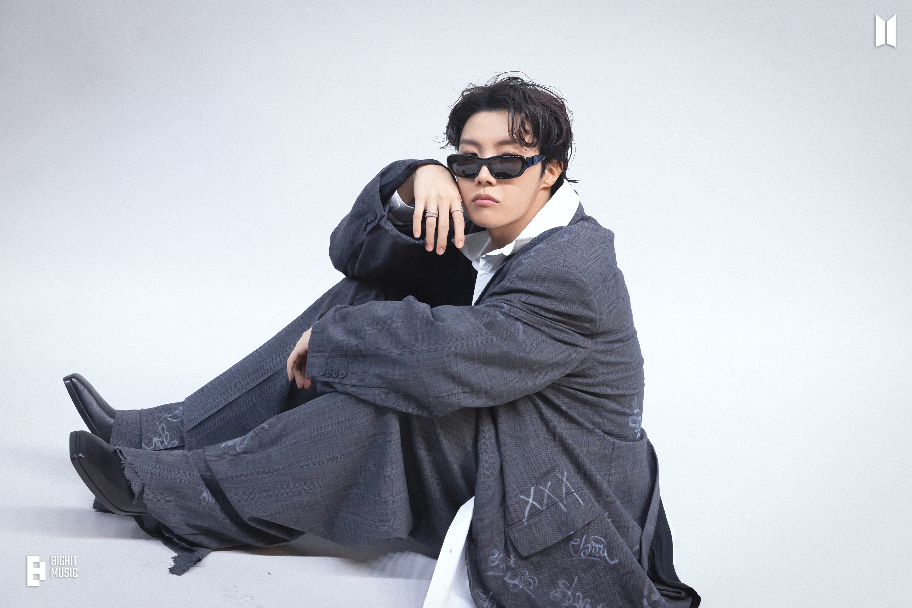 Weverse BTS 画像 - j-hope 'MONA LISA' Concept Photo & MV
