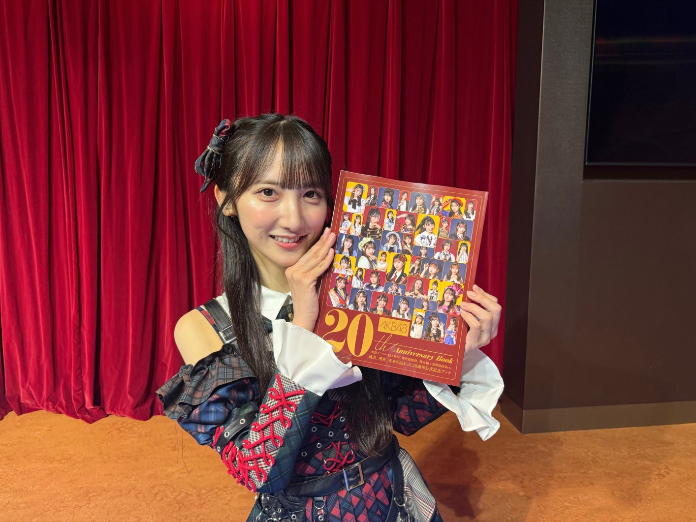 AKB48社区帖子 - ?*゜_ . #AKB48 20th Anniversary Book 完成した本を 