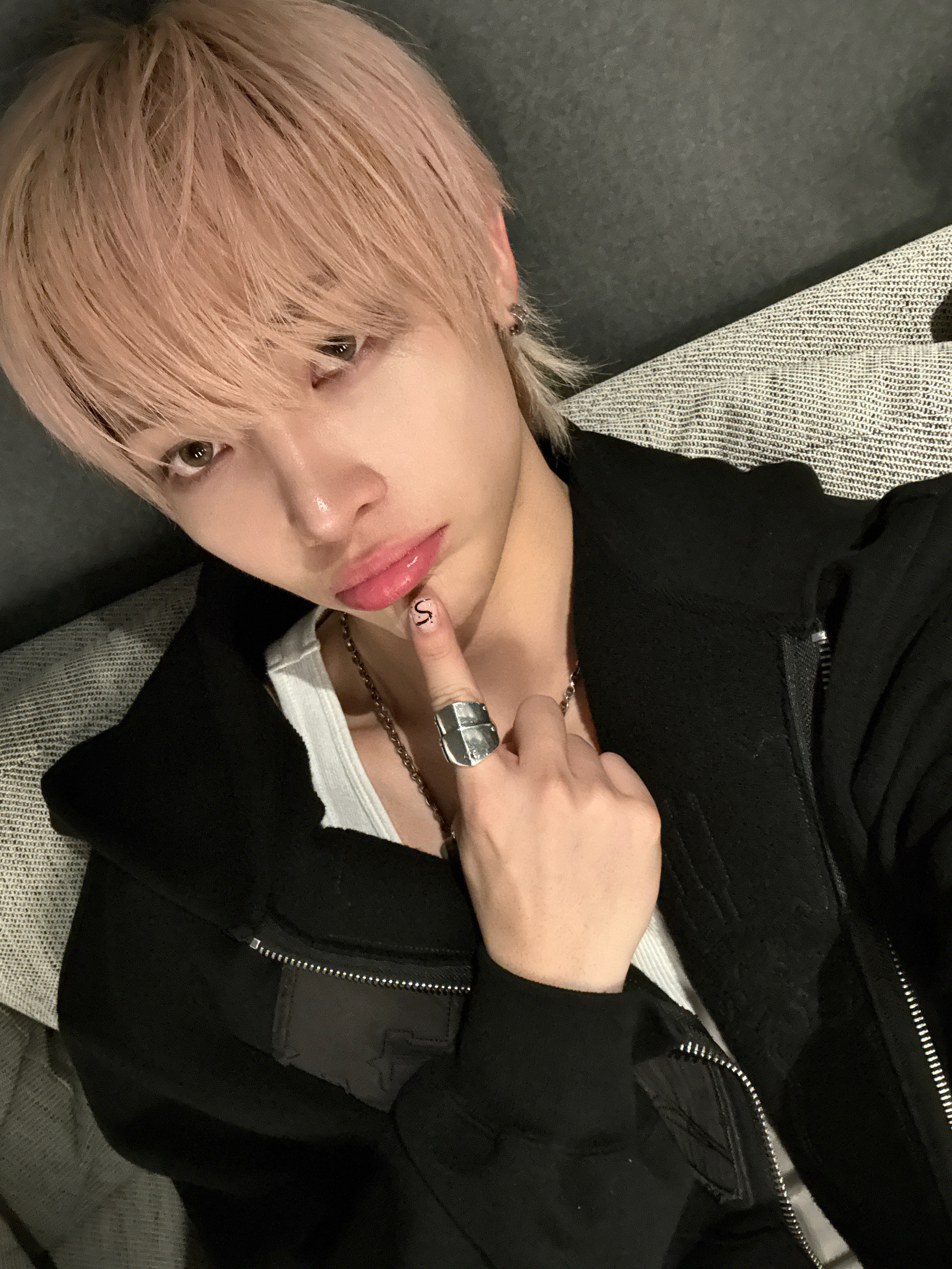 &TEAM Community Post - 😗😗for LUNÉ🥲🥲 - NICHOLAS