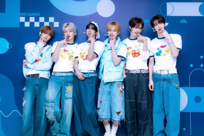 TWS Community Post - TWS, 핫 스테이지 1위와 3위 축하해🥰 남은 활동에서 1위 후보가 될 수 있도록 ...
