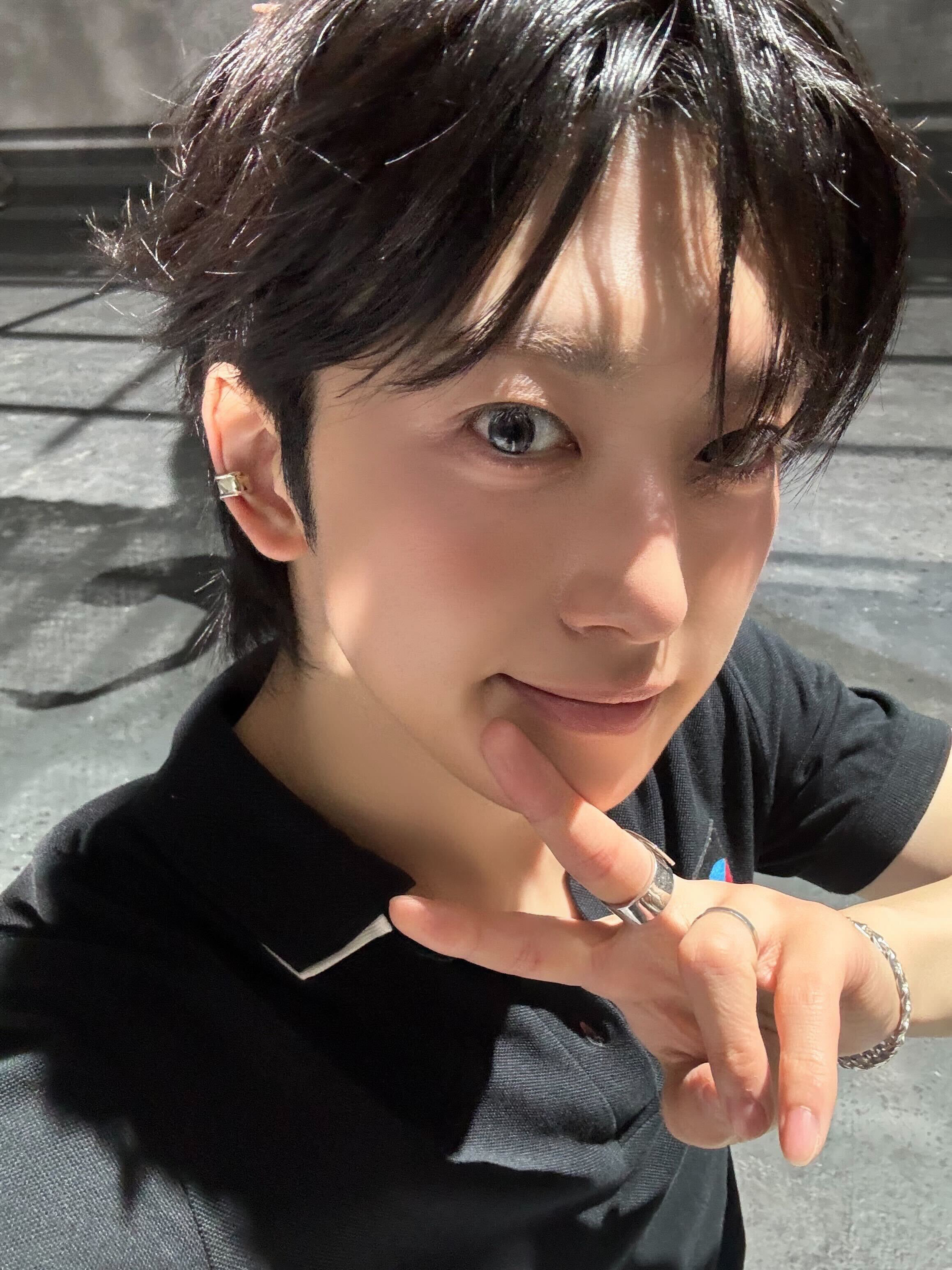&TEAM Community Post - 🐺🩶🪽🖤🌙🤍💤 - FUMA