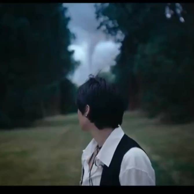 RIIZE Community Post - Anton 🪽 beautiful voice so cinematic, mysterious ...