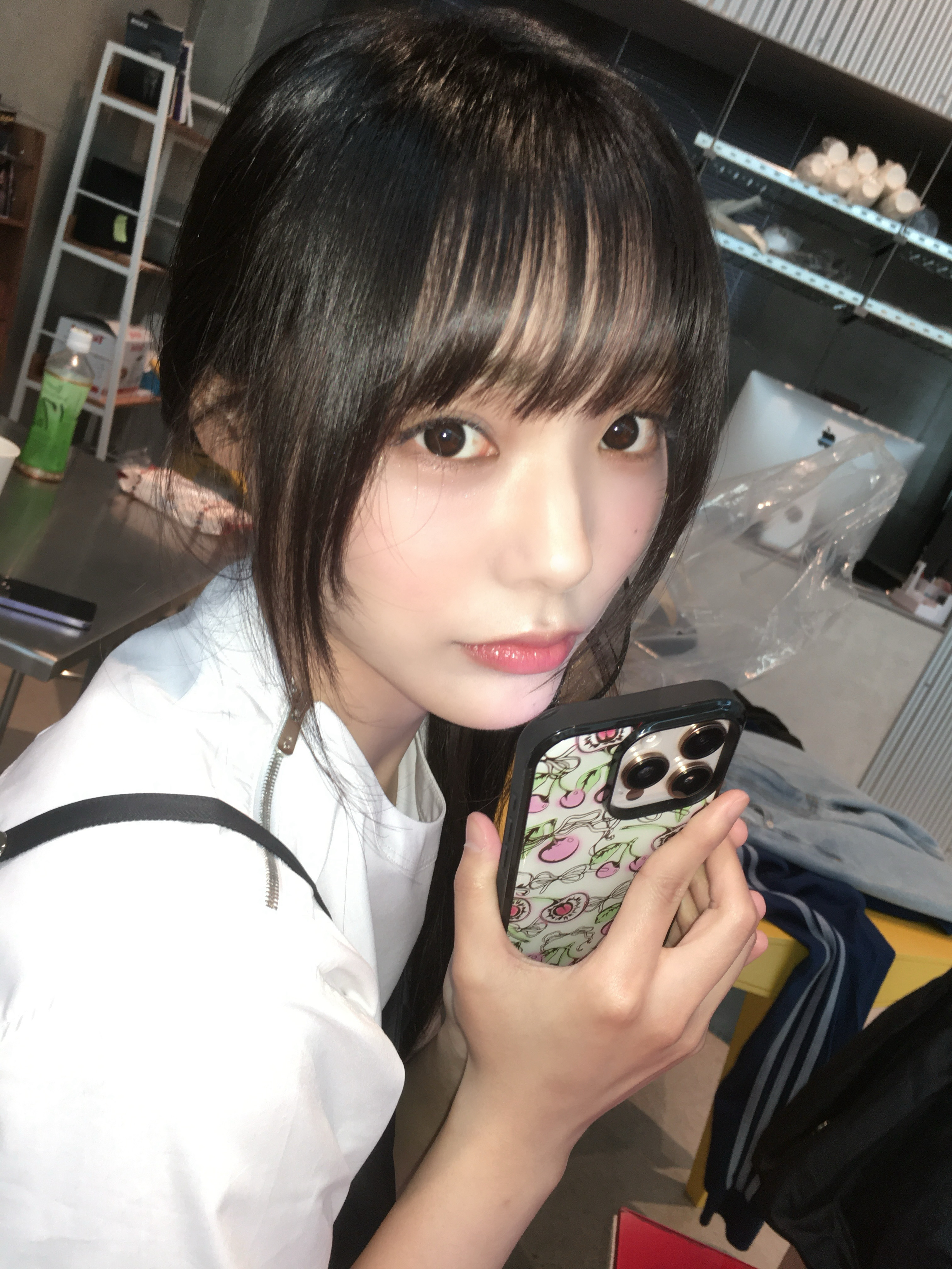 QWER Siyeon サイン入りチェキ사인이 들어간 체키 QWER Community Post - 🍒 - Siyeon