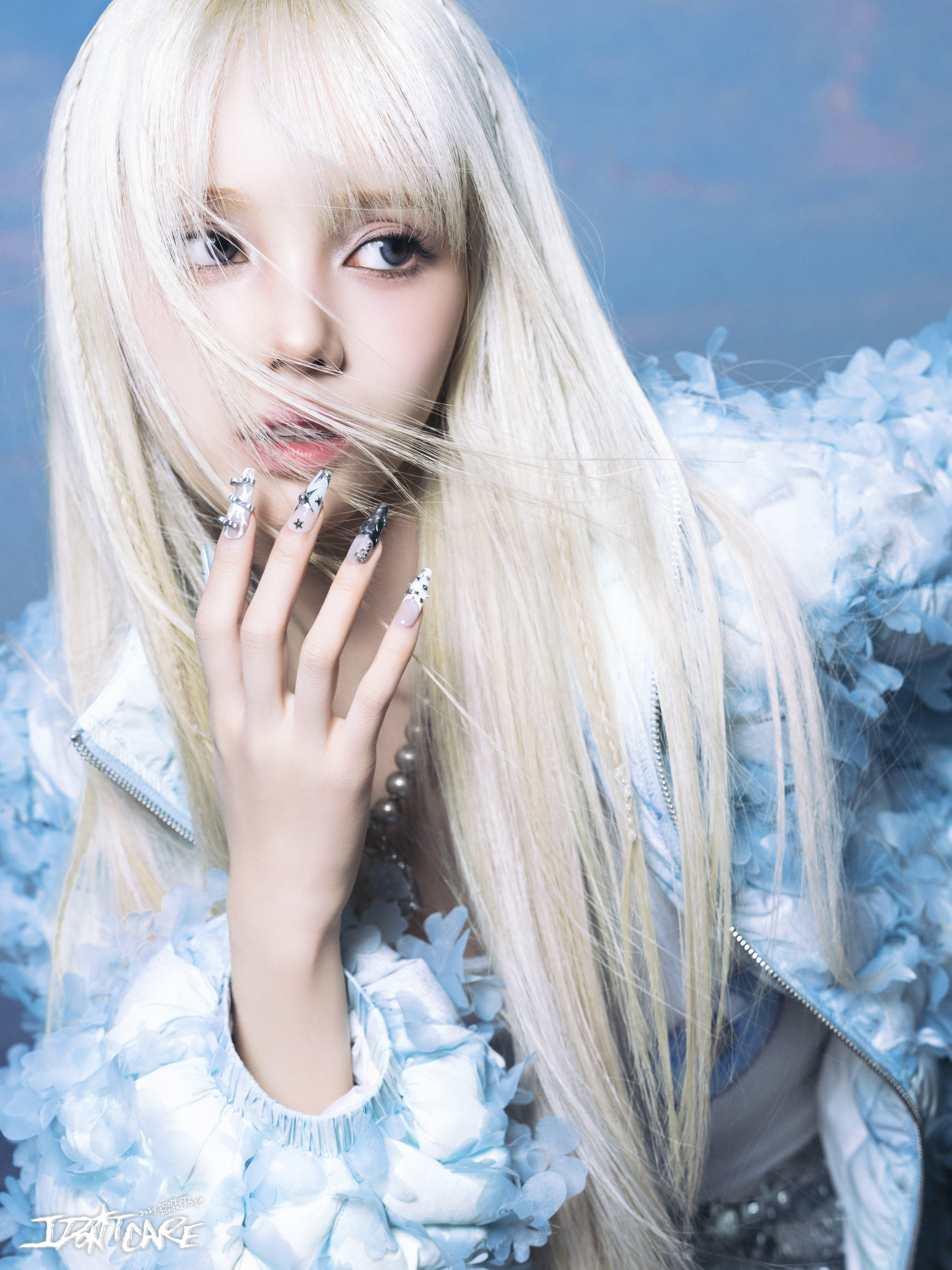 Weverse Baby DONT Cry 画像 - 'I DONT CARE' MV Photo #Mia