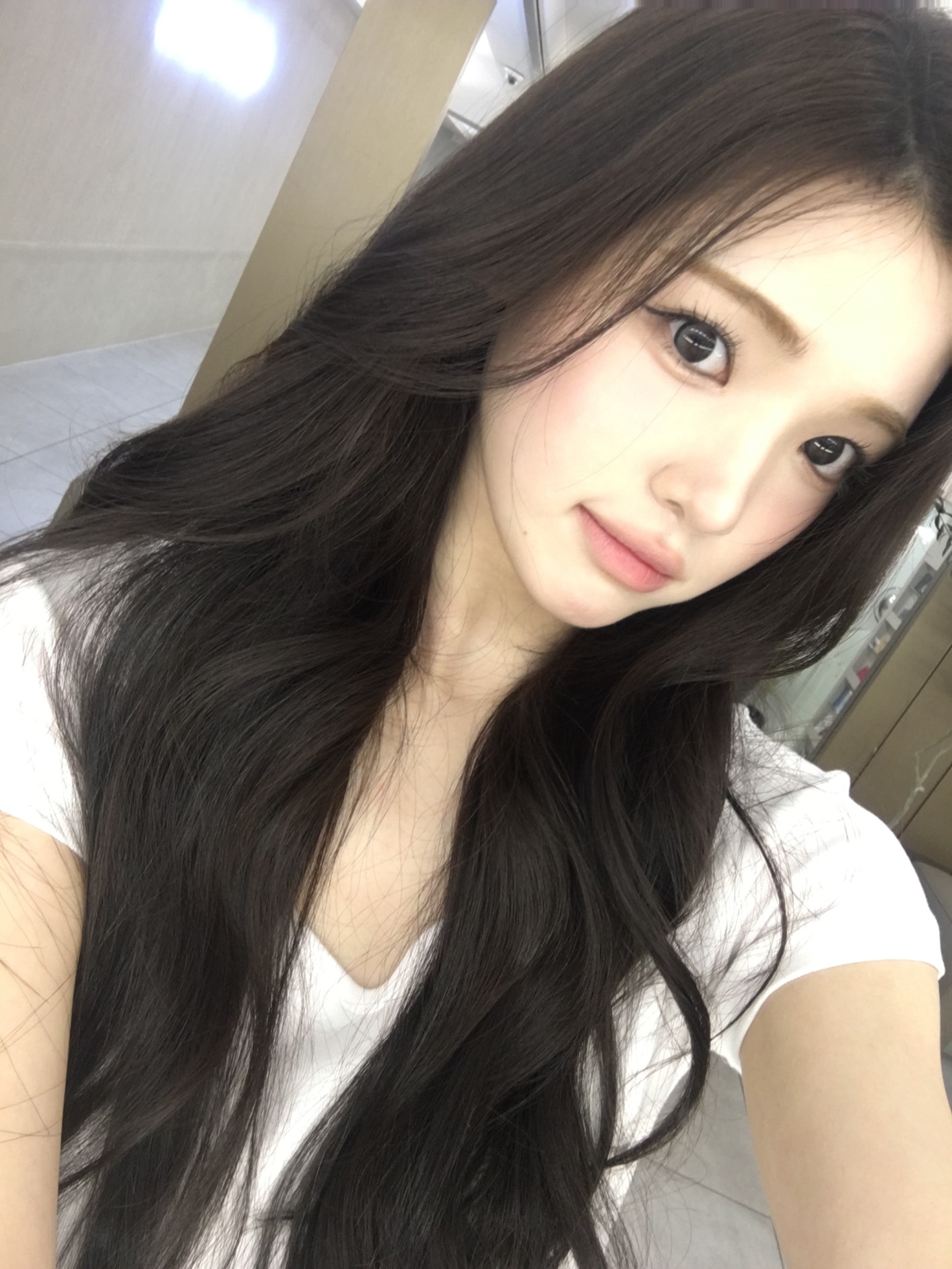 Hearts2Hearts Community Post - 🥛🤍💭🦭☁️🫧 - YUHA