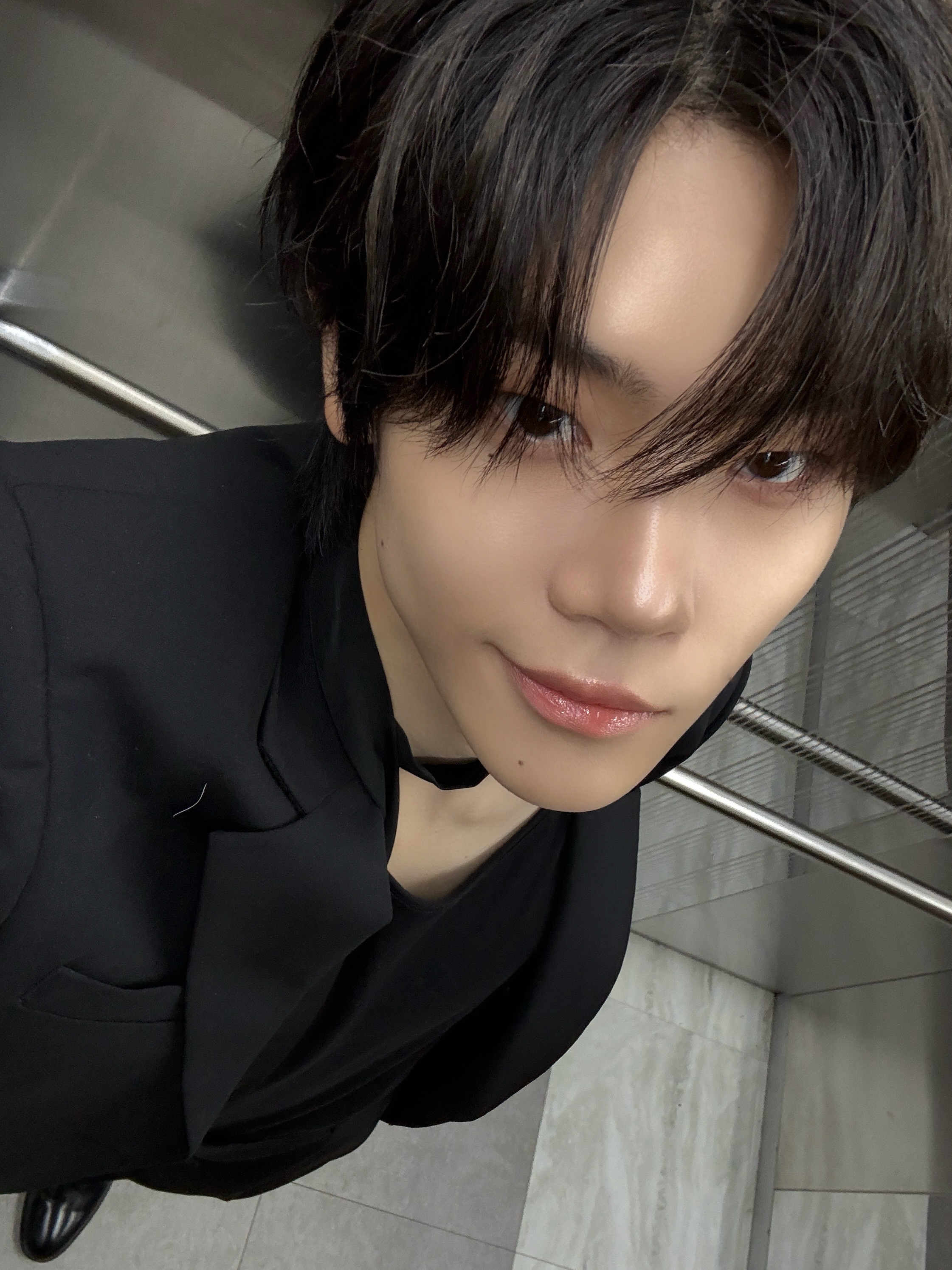 CLOSE YOUR EYES社群貼文 - - JANG YEOJUN