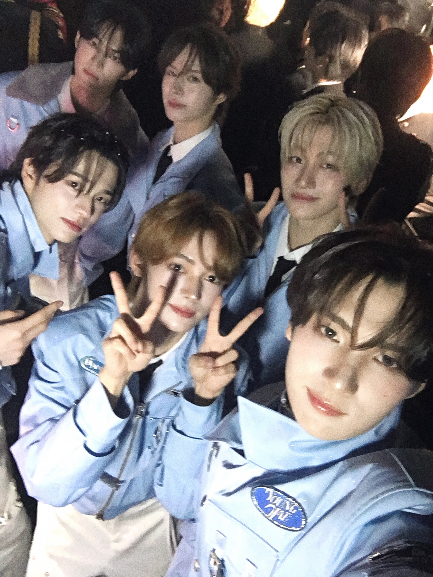 TWS Community Post - 오늘 날씨가 추웠지만 42들 응원 덕분에 멤버들이랑 무대를 잘 할 수 있었던 것 같아요 ...