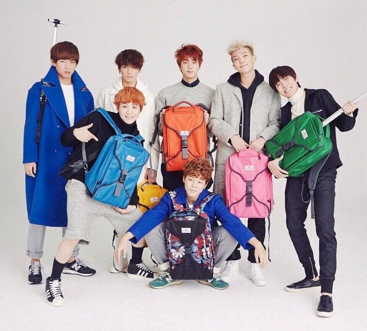 BTS Community Post - Dec 14: bag 🛍️ #dailybangtantheme 💜✨💜