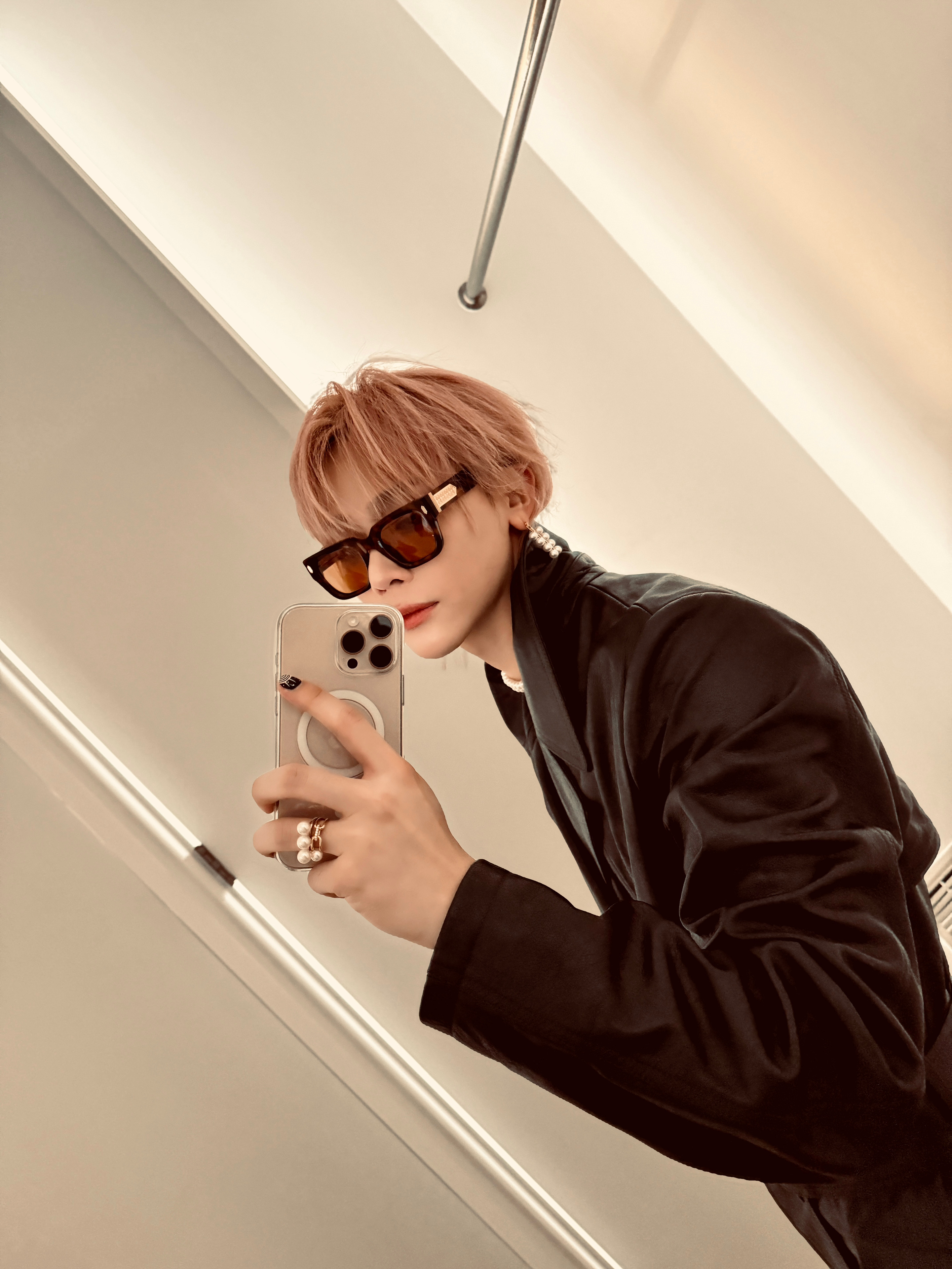 &TEAM ルネイベ NICHOLAS &TEAM Community Post - 😼😼 - NICHOLAS