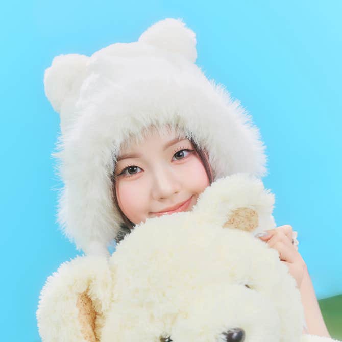 Most recent profile image for UNIS YOONA