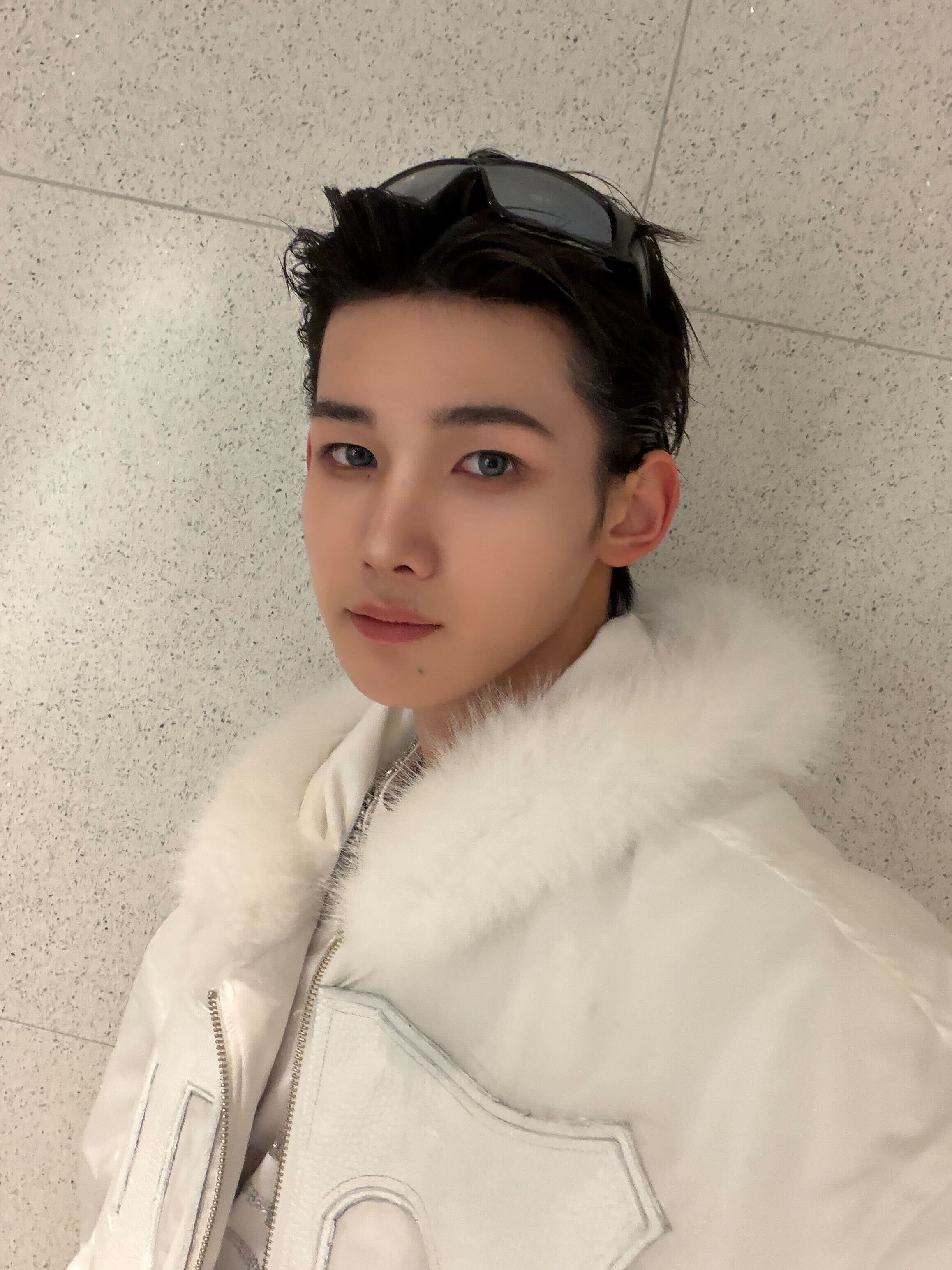 &TEAM Community Post - 🎄🤍 - JO