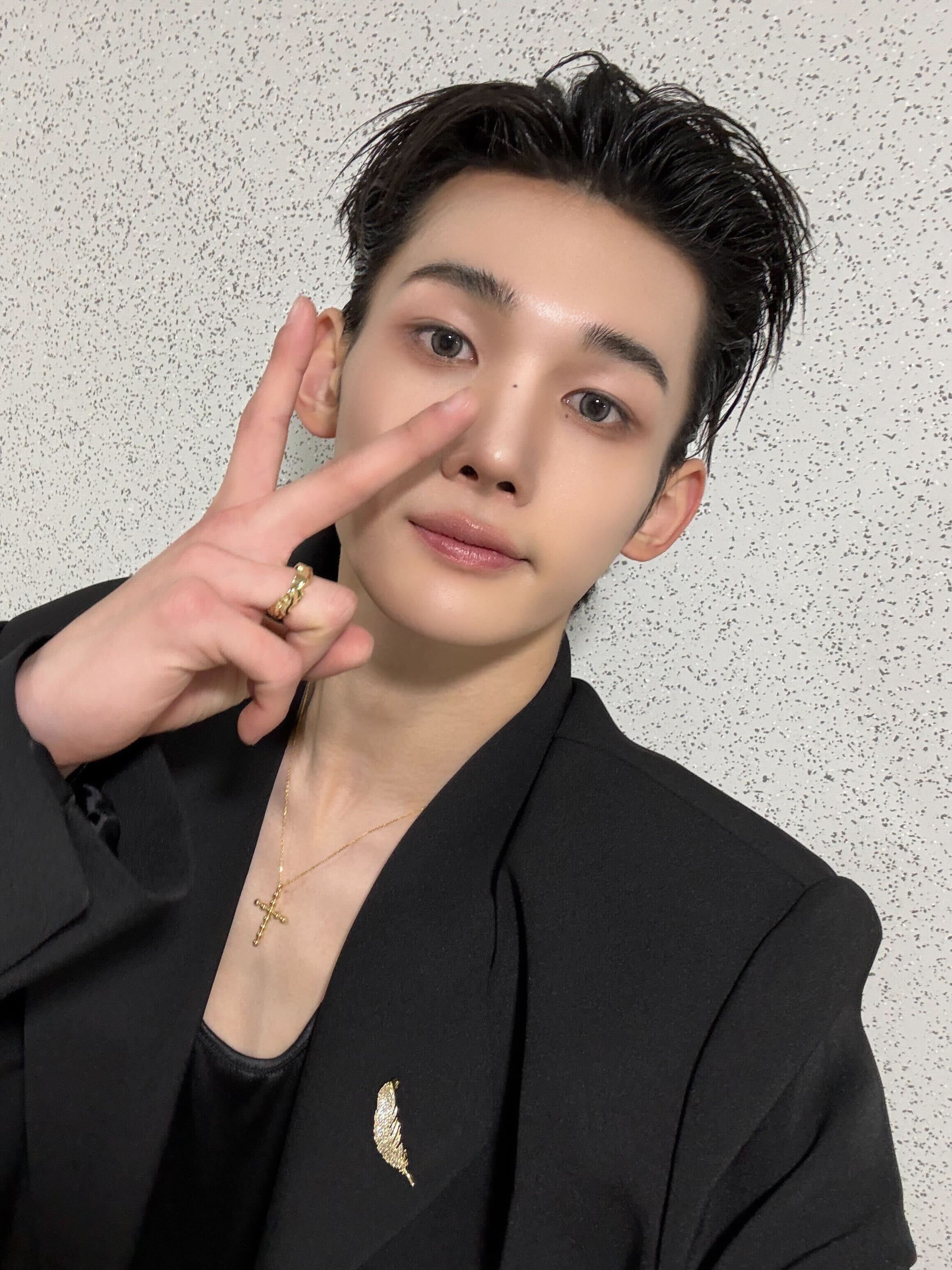 &TEAM Community Post - 🎄🤍 - JO