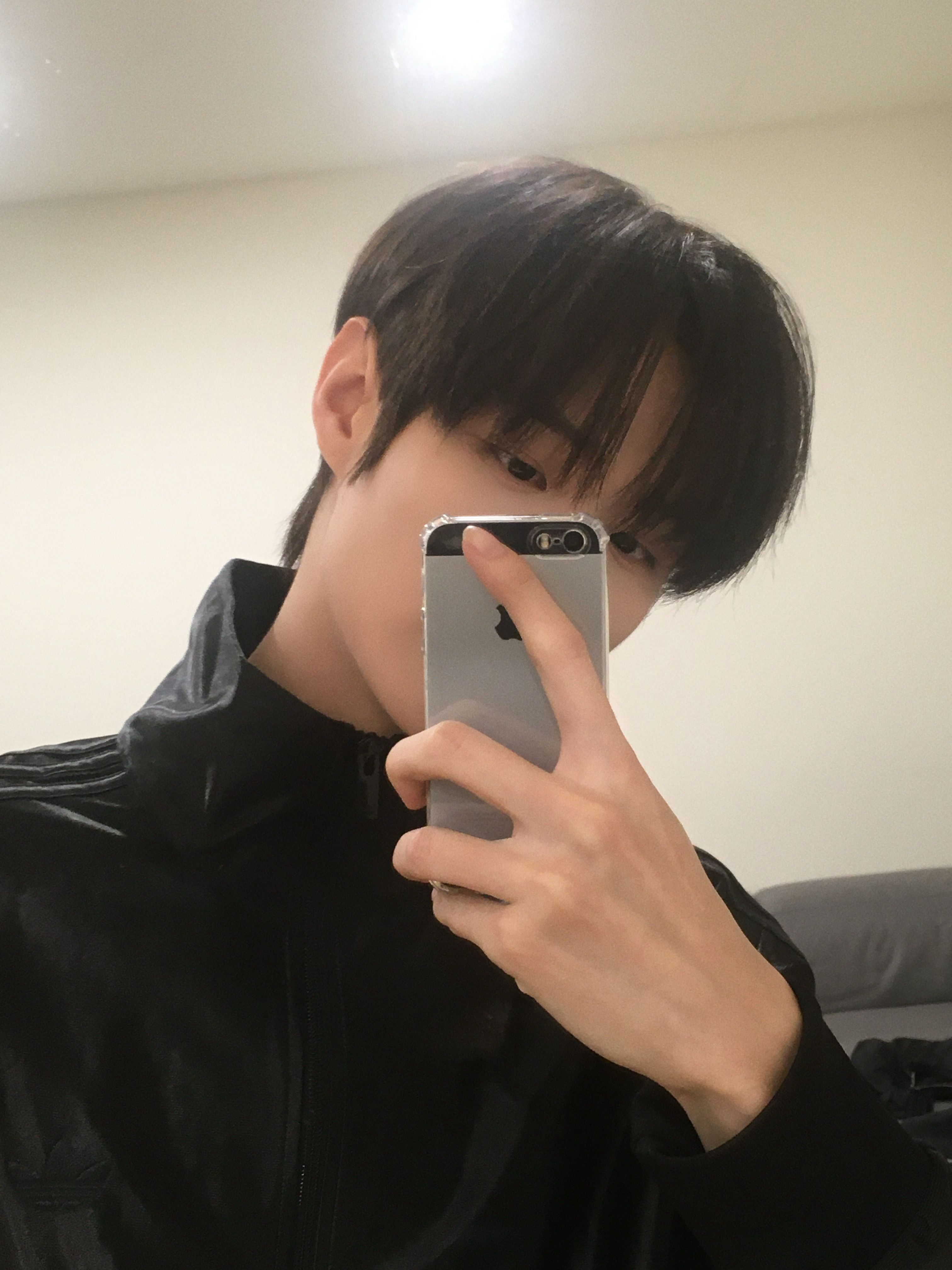 CLOSE YOUR EYESコミュニティの投稿 - 나랑 함께 해줘서 고마웡