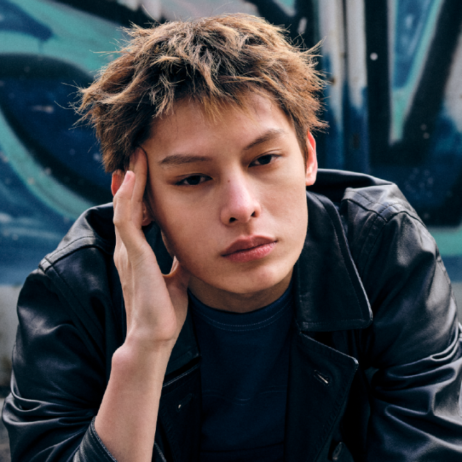 JAMES最新个人简介图片