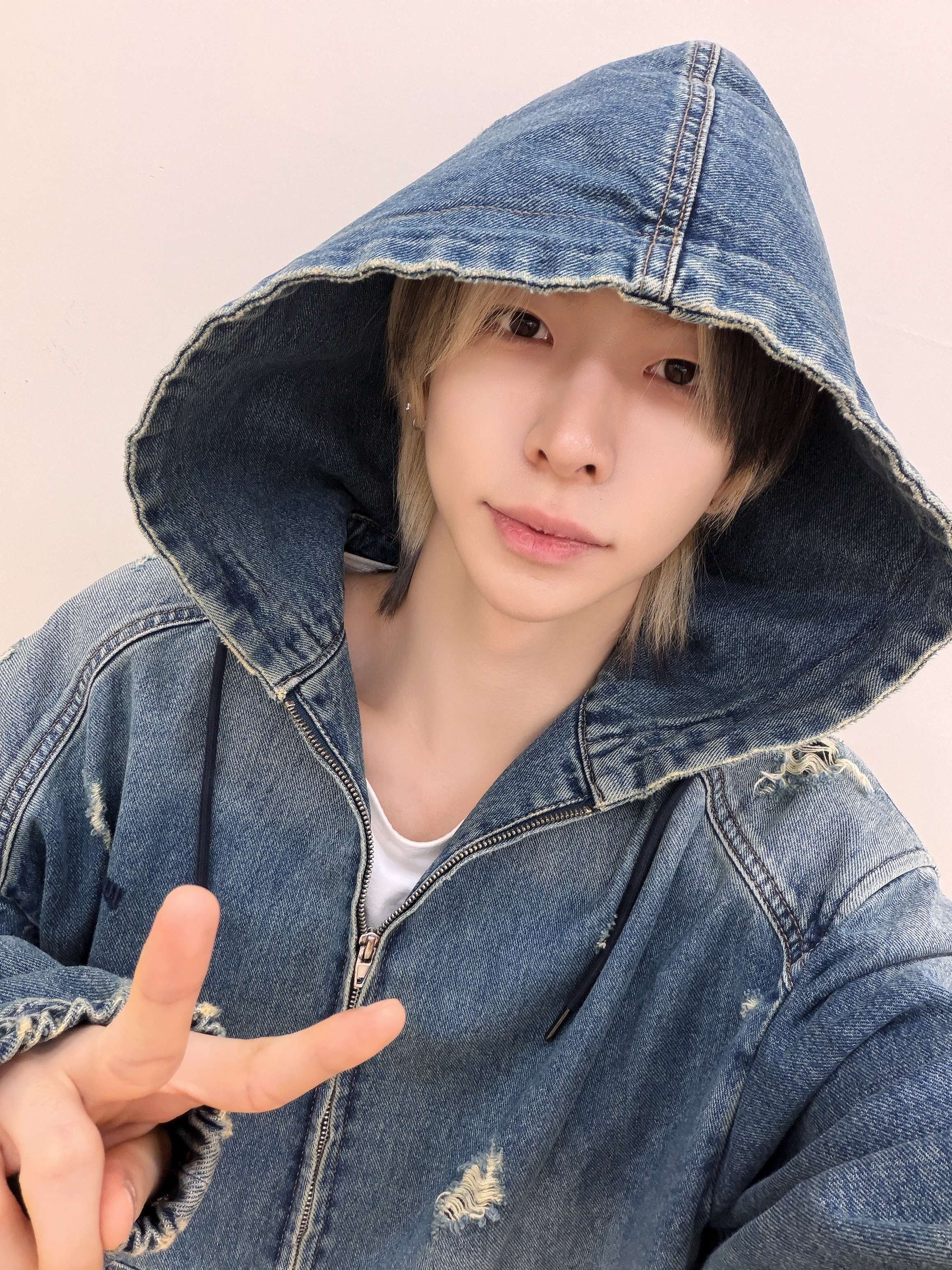 AMPERS&ONEコミュニティの投稿 - 콘서트 D-5!!! 기대된당 - チェ・ジホ