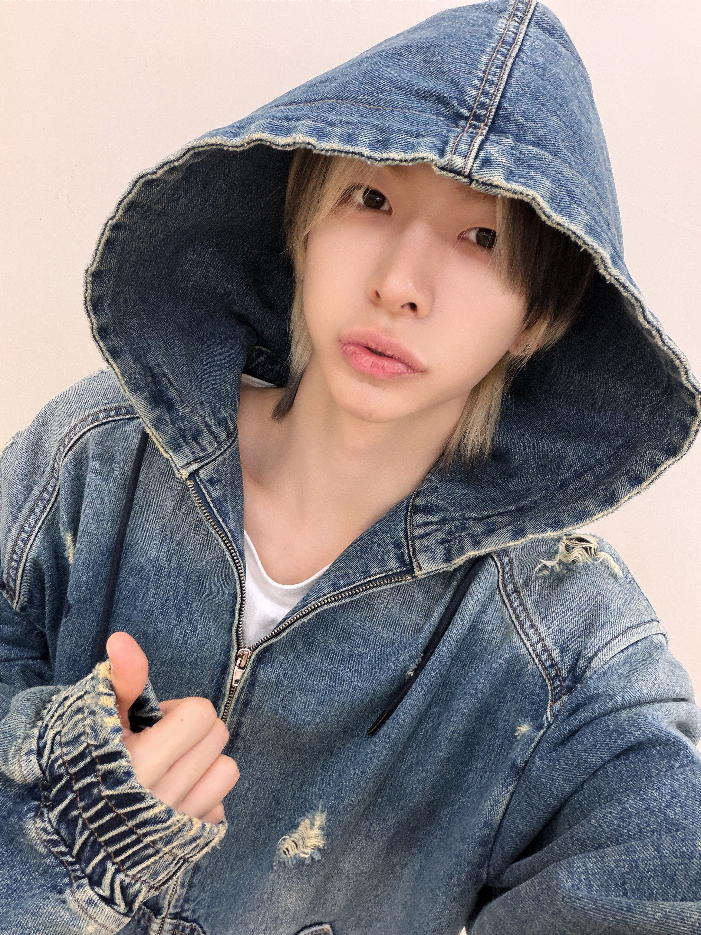 AMPERS&ONEコミュニティの投稿 - 콘서트 D-5!!! 기대된당 - チェ・ジホ