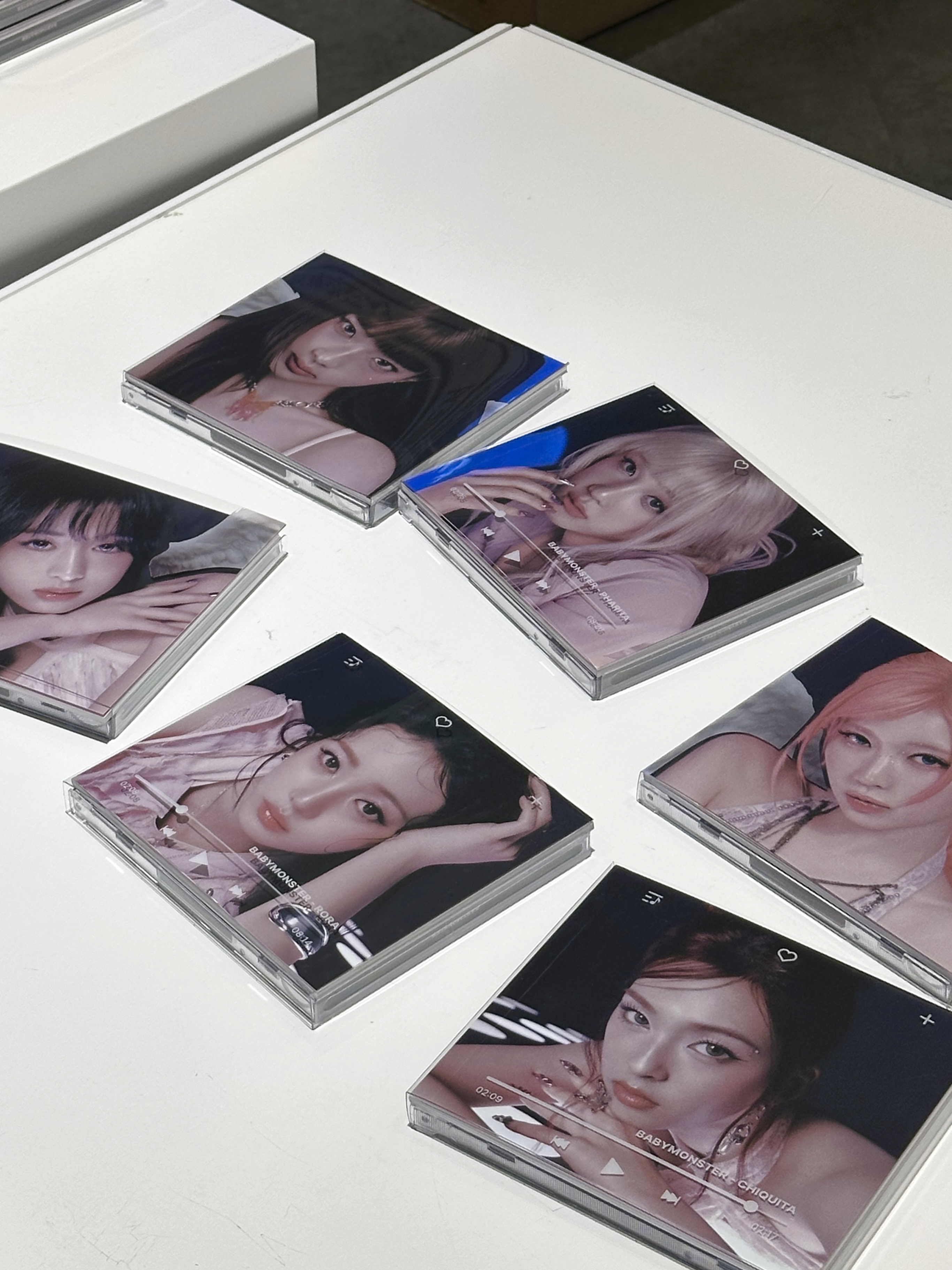 BABYMONSTERコミュニティの投稿 - 📕 * 🎨 D.I.Y POP-UP 2️⃣ SECOND