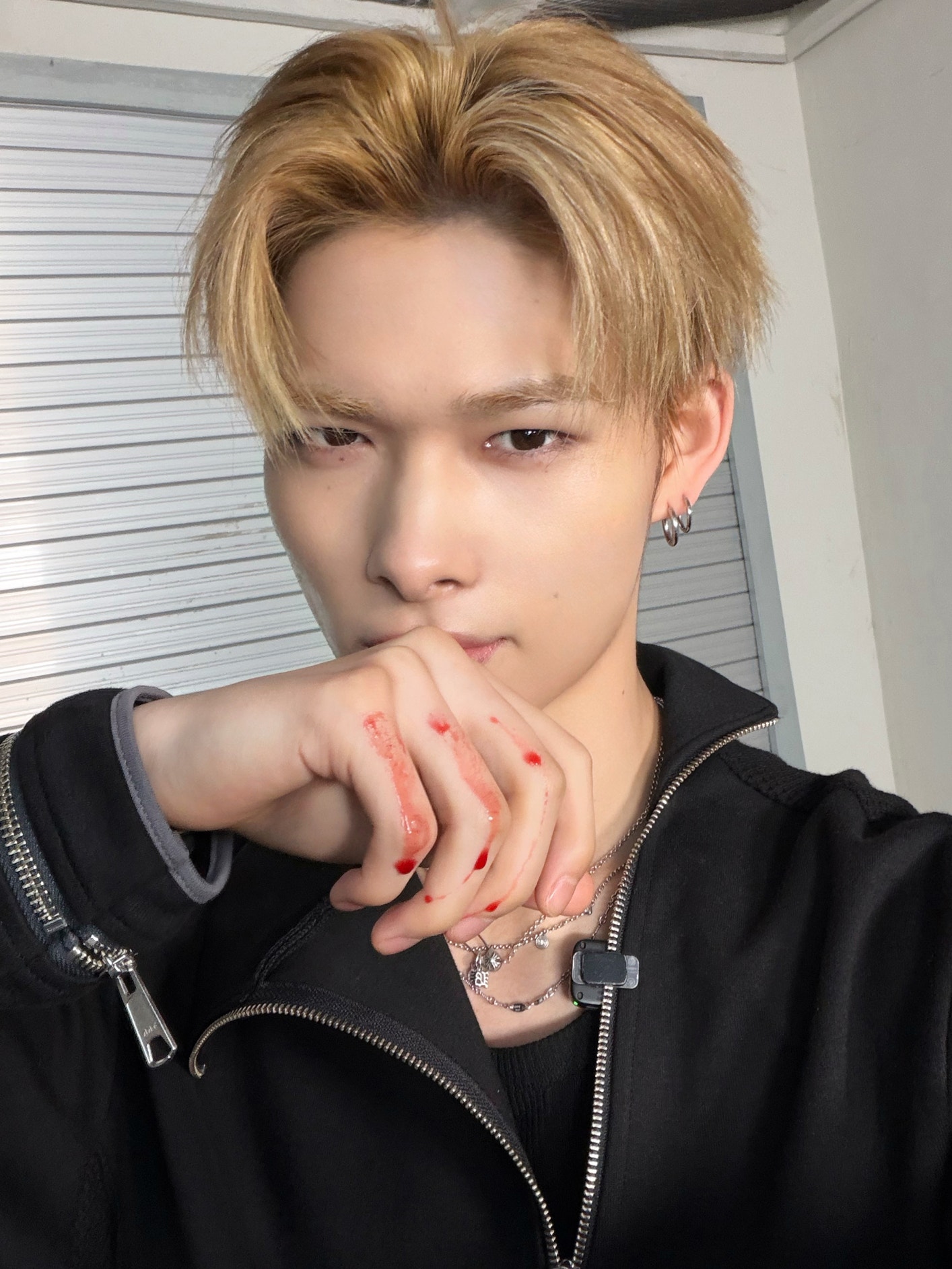 ENHYPEN Community Post - ⋆˚𝜗🍷𝜚˚⋆
