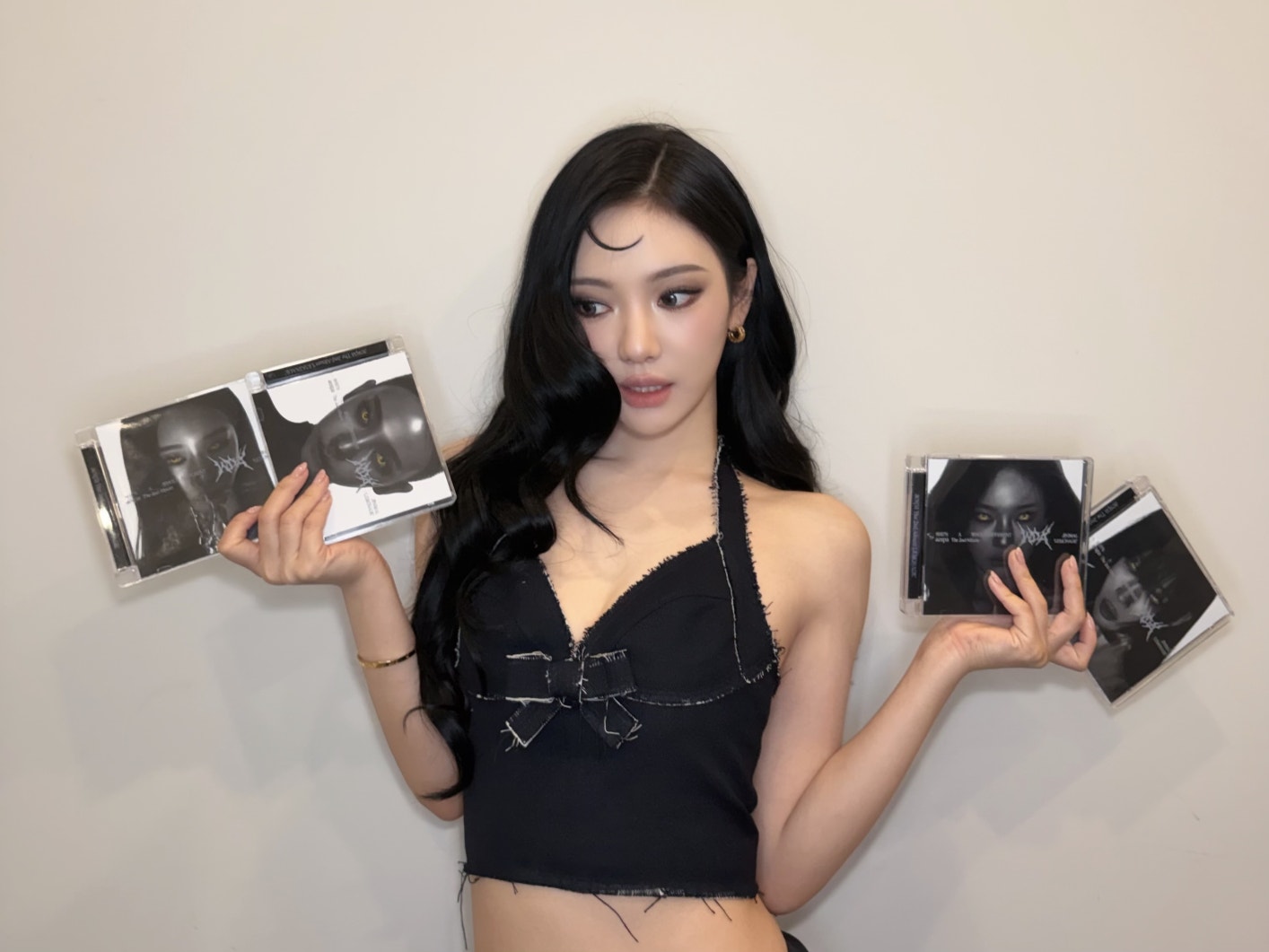 Weverse aespa 画像 - Knock, knock! Here's NINGNING with the MUTANT