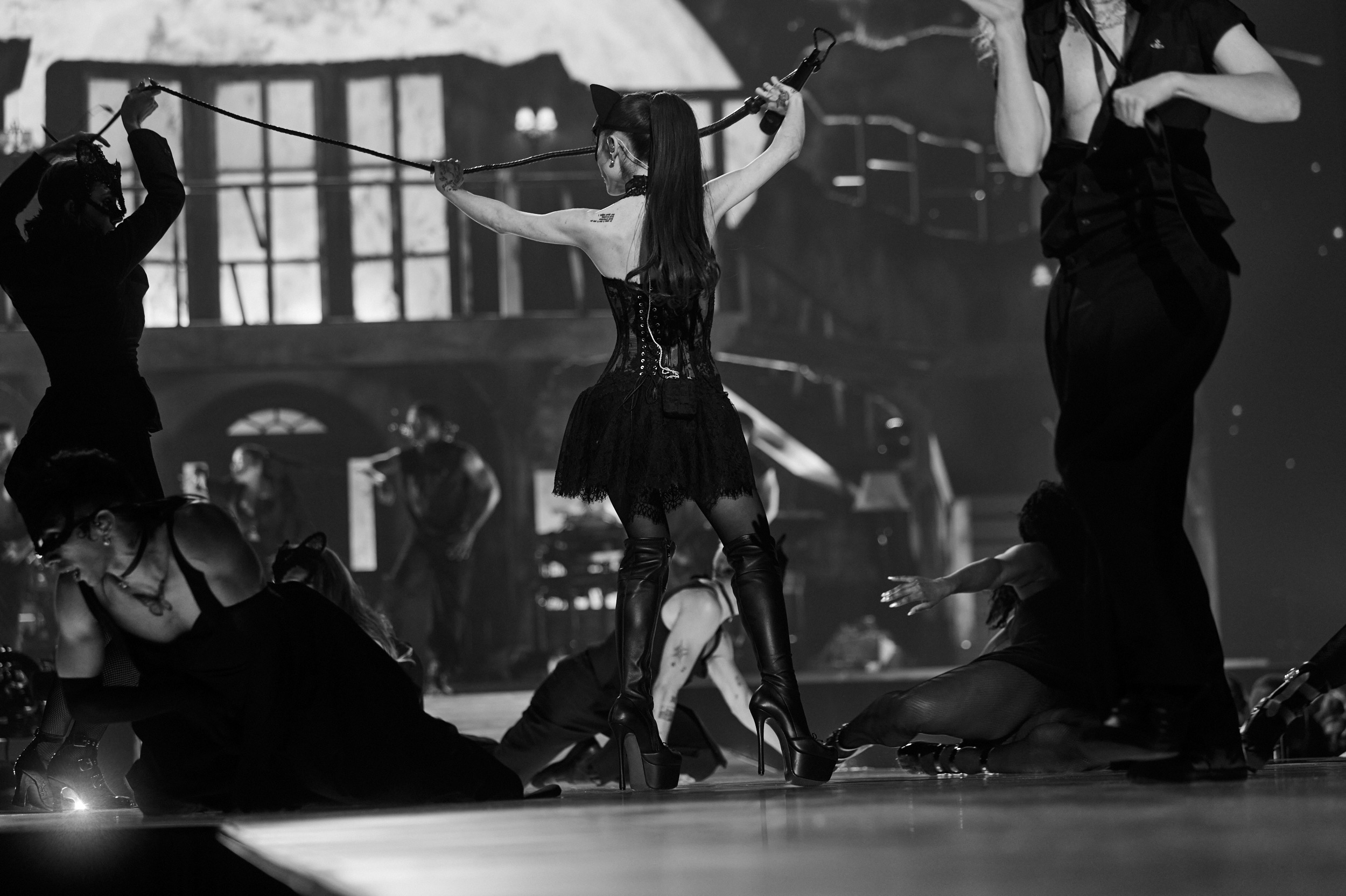 Ariana Grandeコミュニティの投稿 - first two nights in los angeles