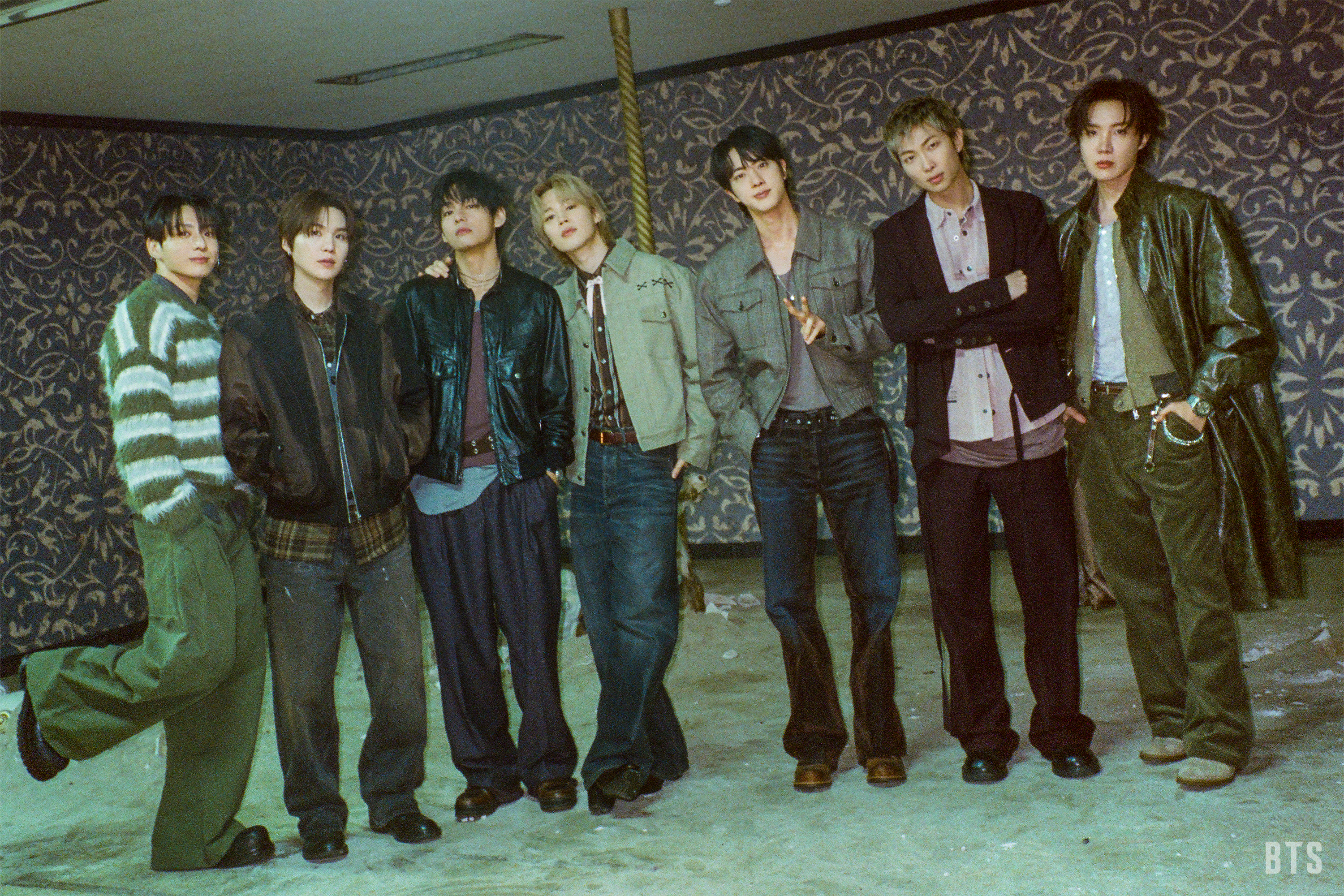 BTS フィルムフォト'Merry Go Round'ver. Weverse BTS Image - BTS 'Merry Go Round' MV Photo Sketch