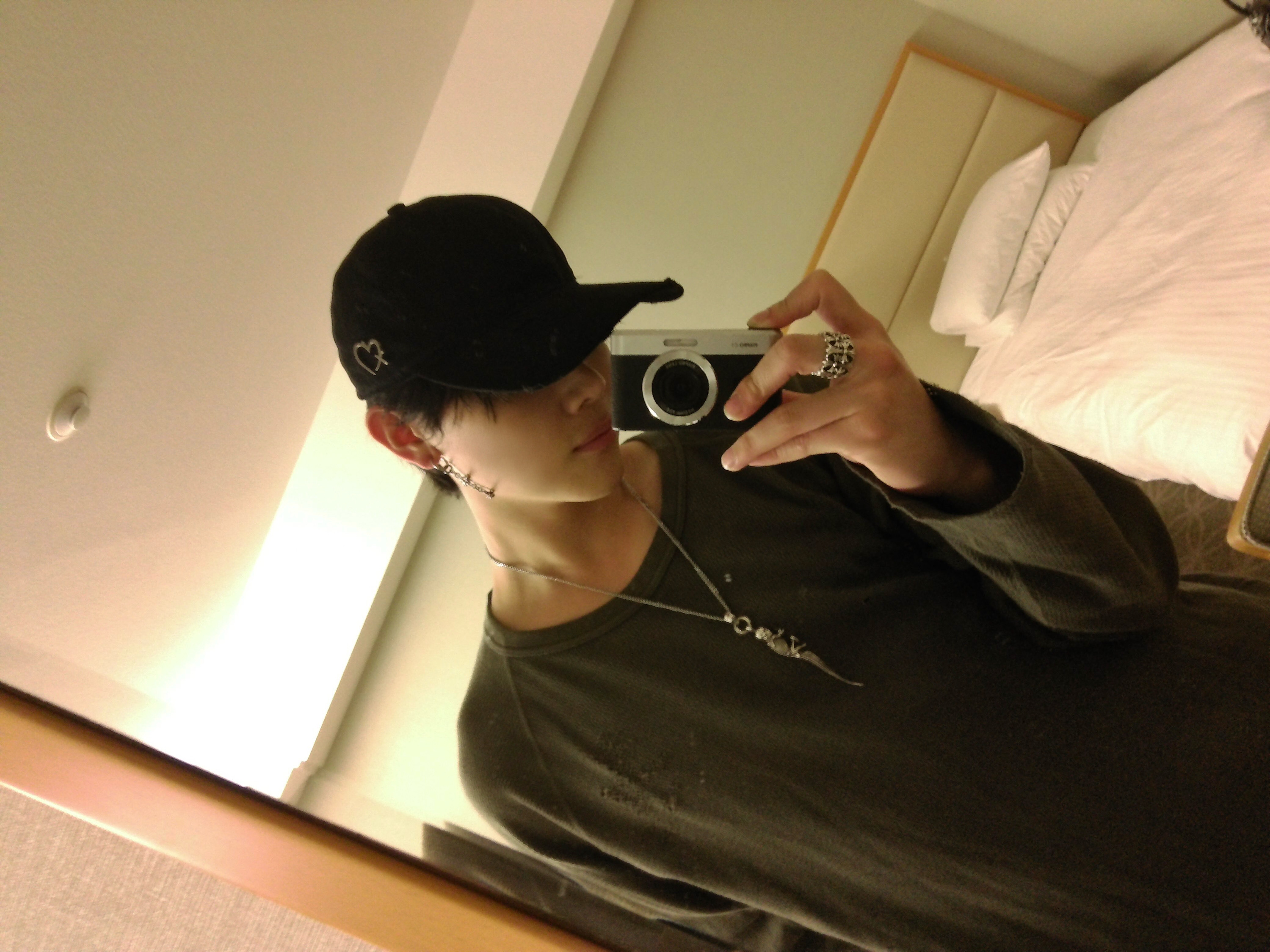 &TEAM 커뮤니티 포스트 - 🫈🫈 - NICHOLAS