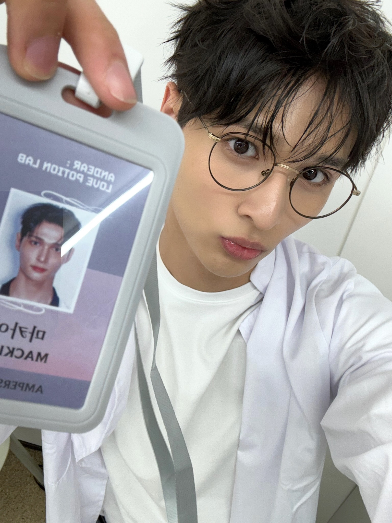 AMPERS&ONE社区帖子 - 내가 사랑 포션을 만들어봤는데 한번 먹어볼래